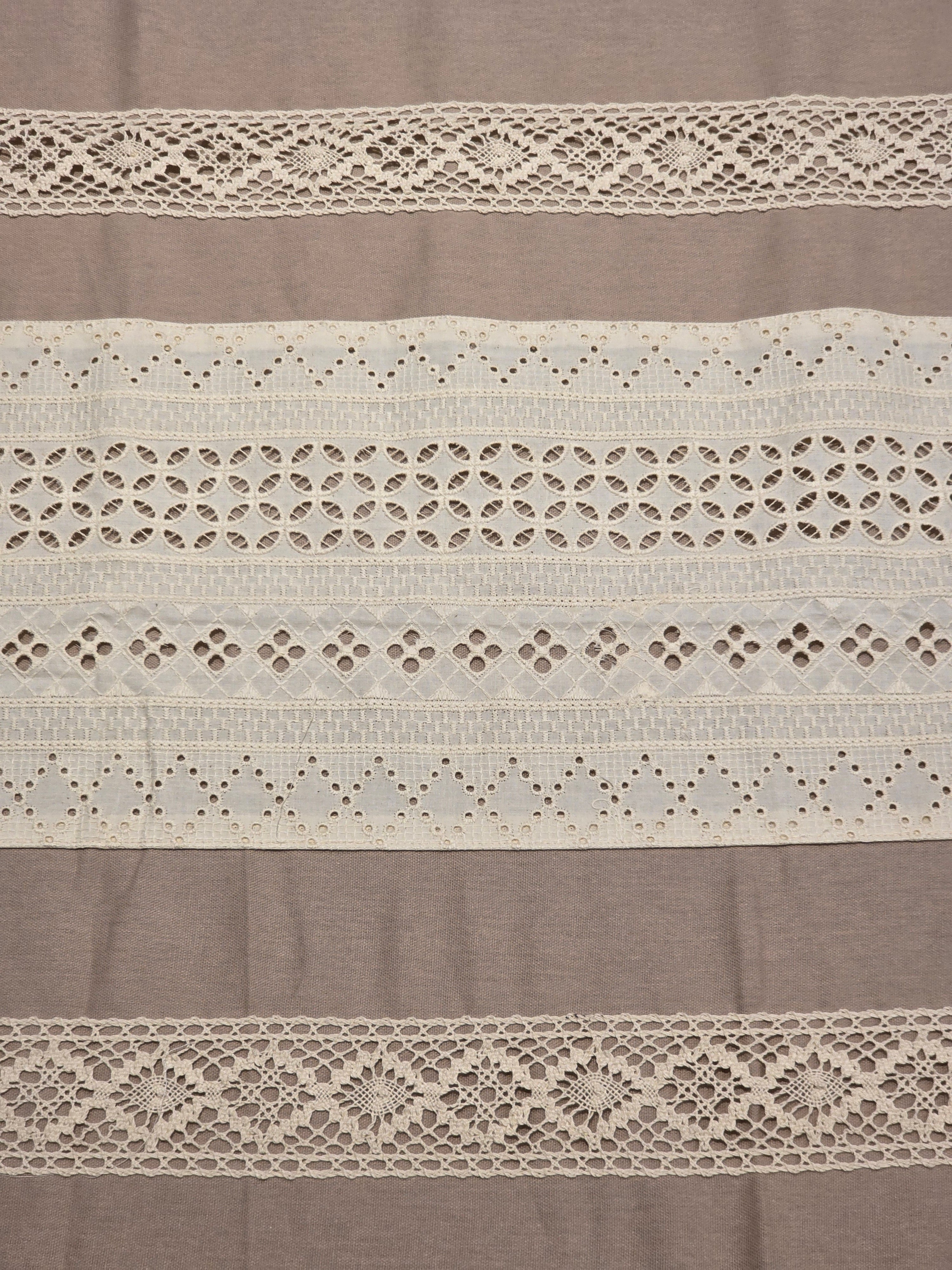 Elegant Hakoba Lace Bedsheet