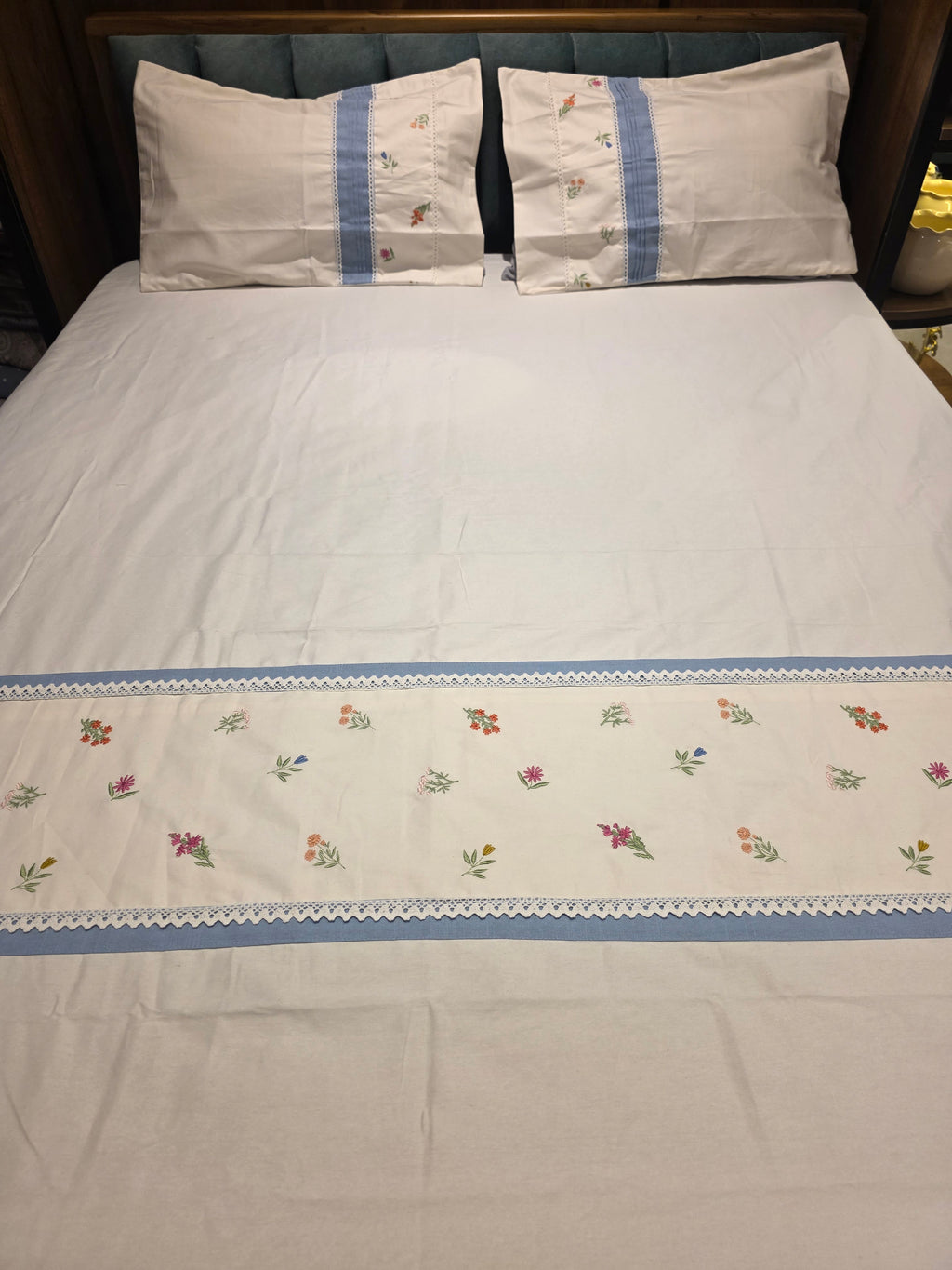 King Size Embroidered Lace Bedsheet Set