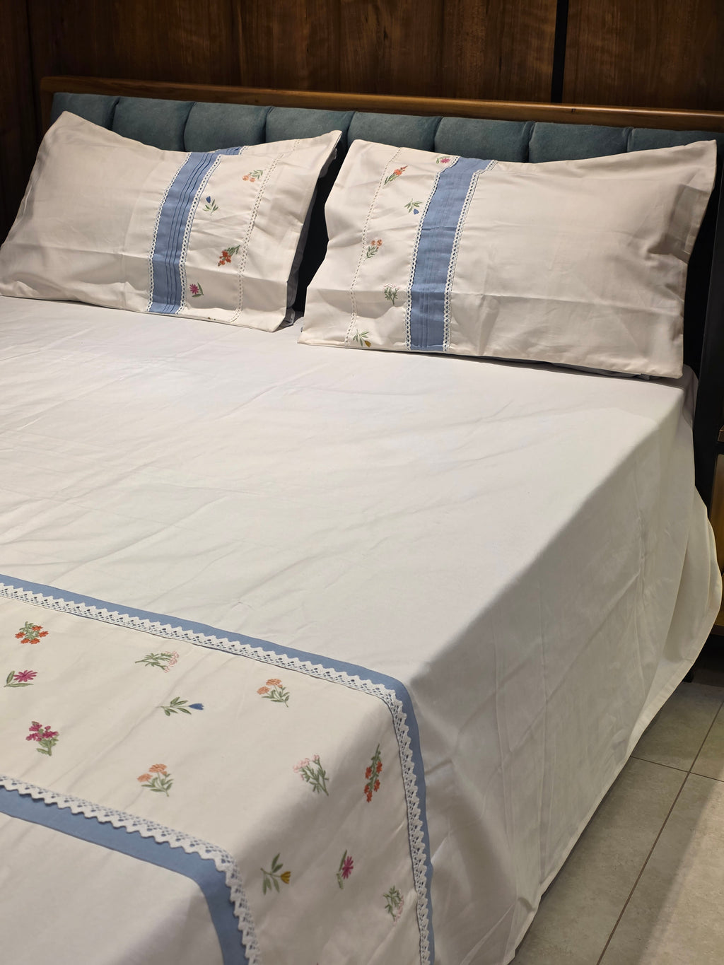 King Size Embroidered Lace Bedsheet Set