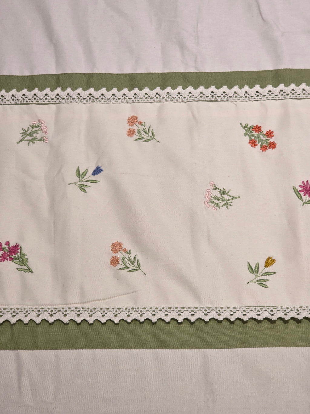 King Size Embroidered Lace Bedsheet Set