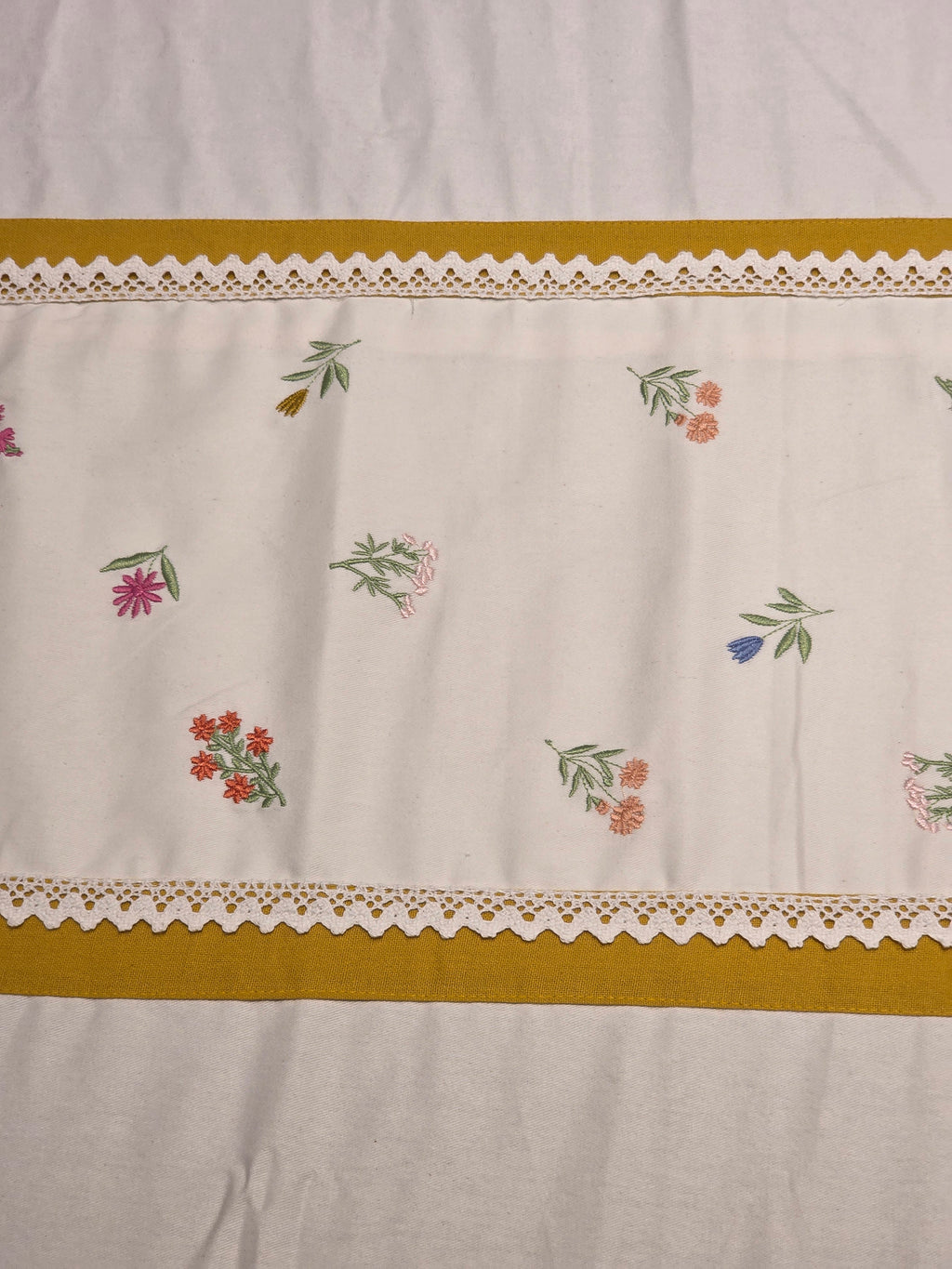 King Size Embroidered Lace Bedsheet Set