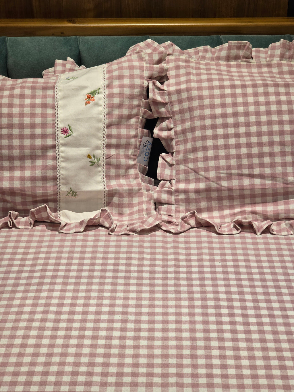 Gingham King Lace Bedsheet Set