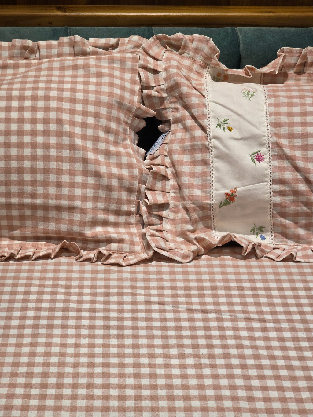 Gingham Queen Lace Bedsheet Set