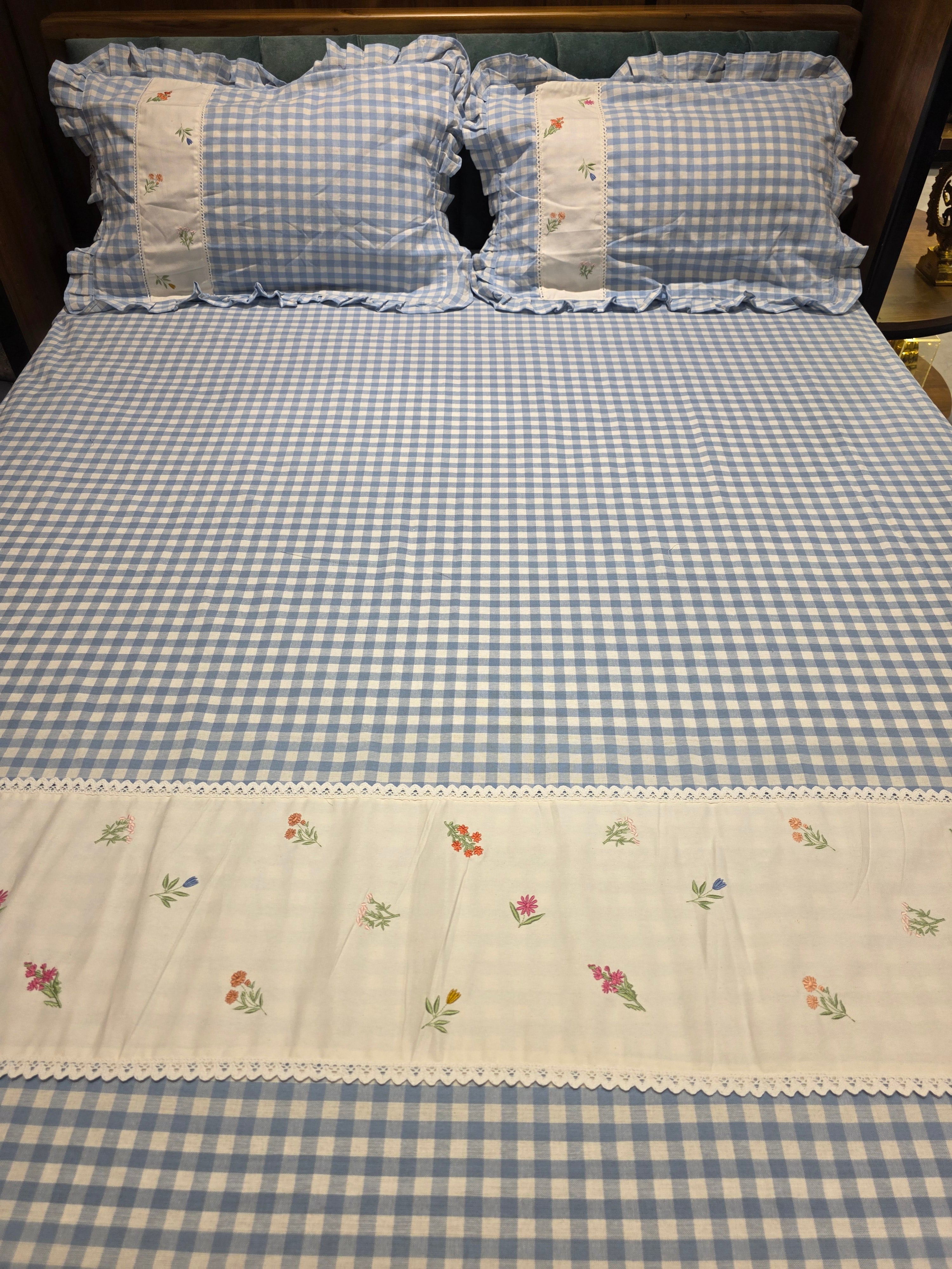 Gingham King Lace Bedsheet Set