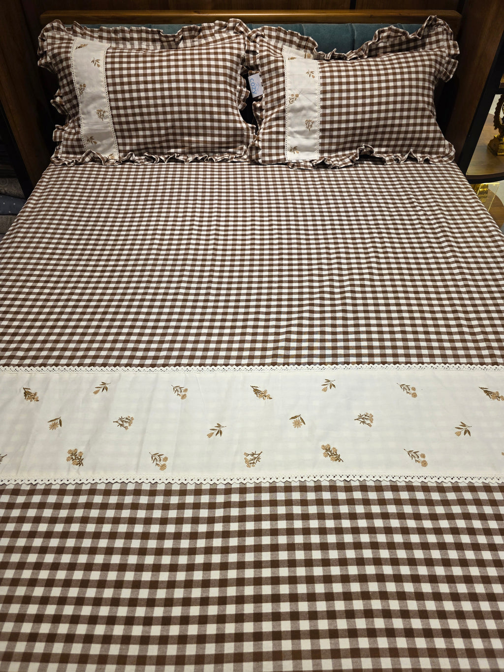 Gingham King Lace Bedsheet Set