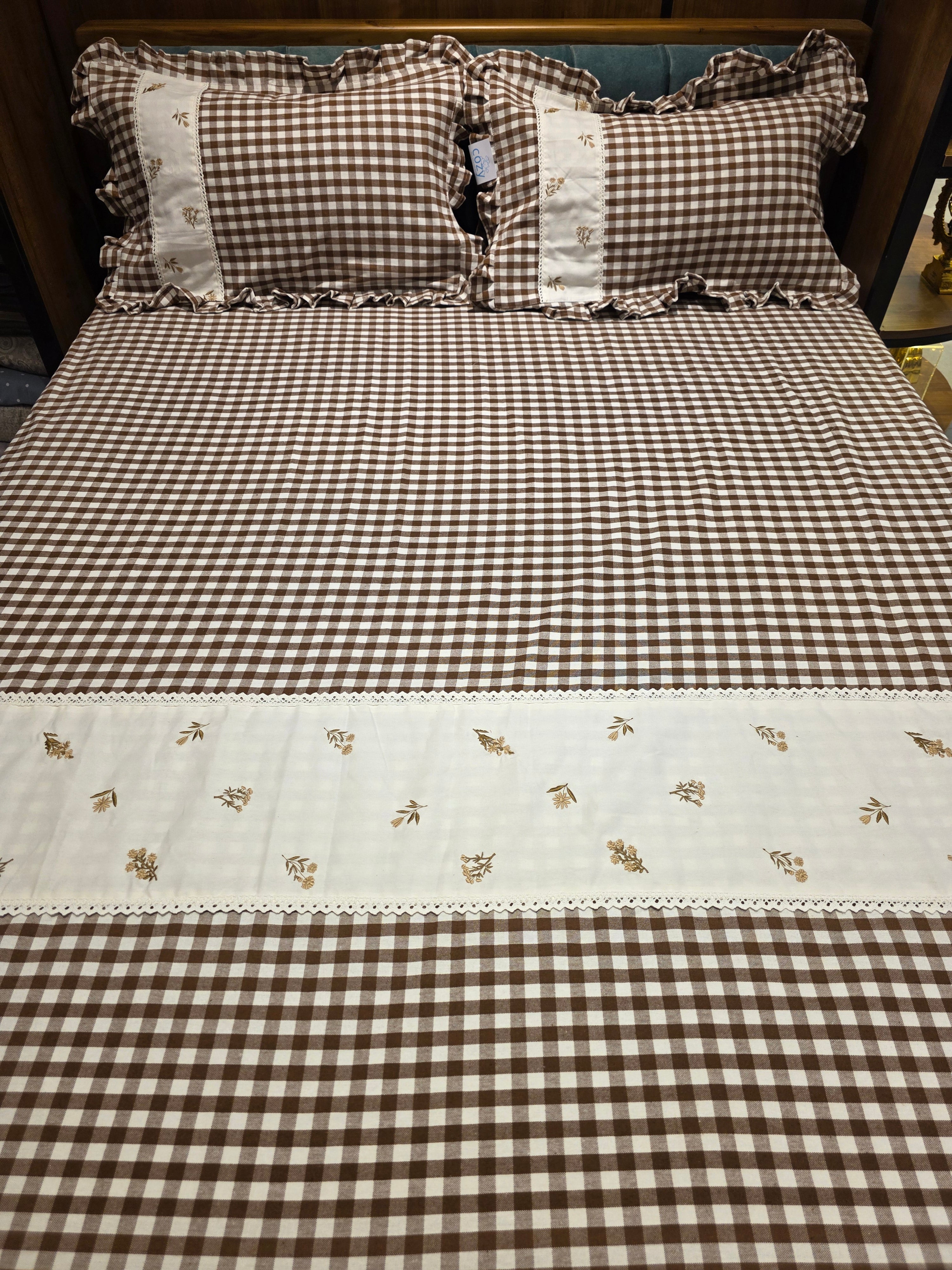 Gingham King Lace Bedsheet Set