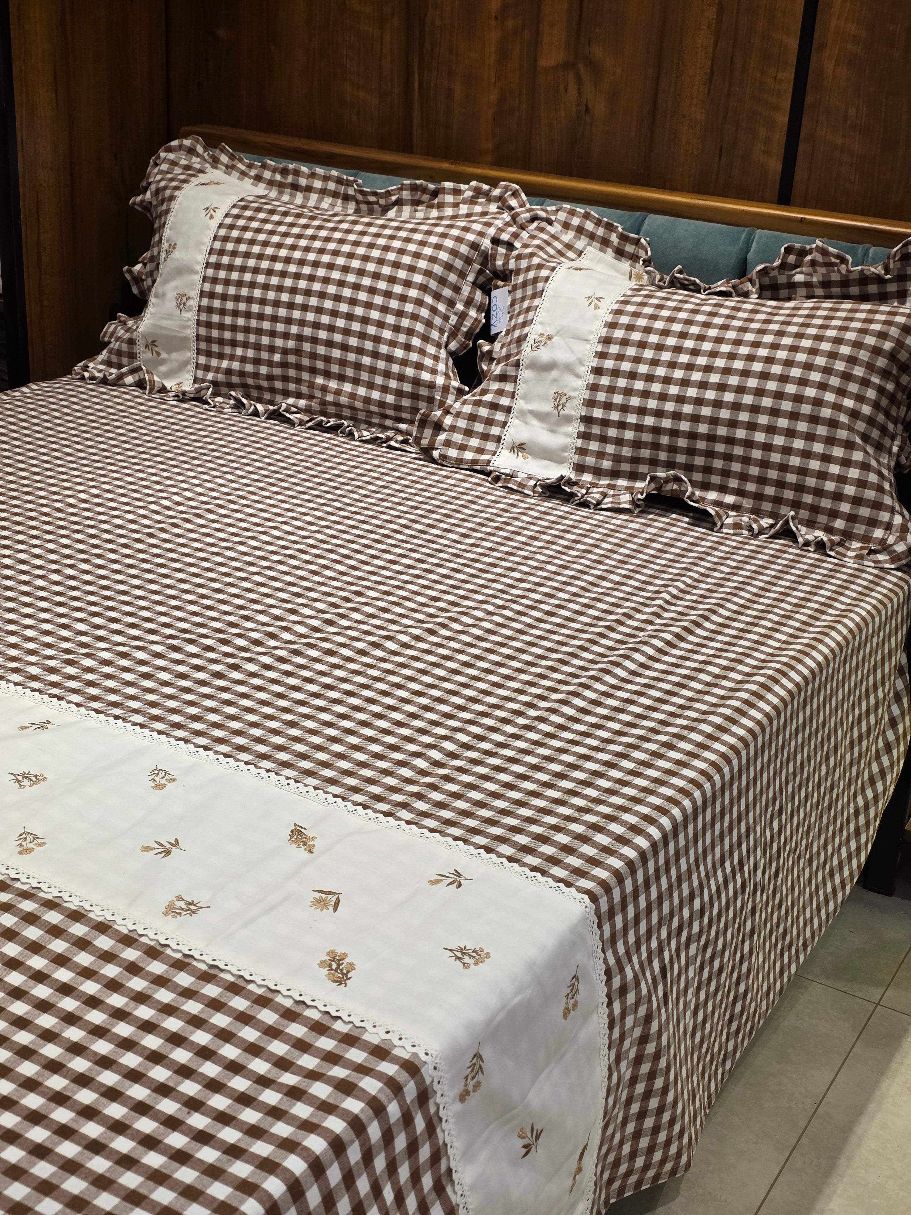 Gingham King Lace Bedsheet Set