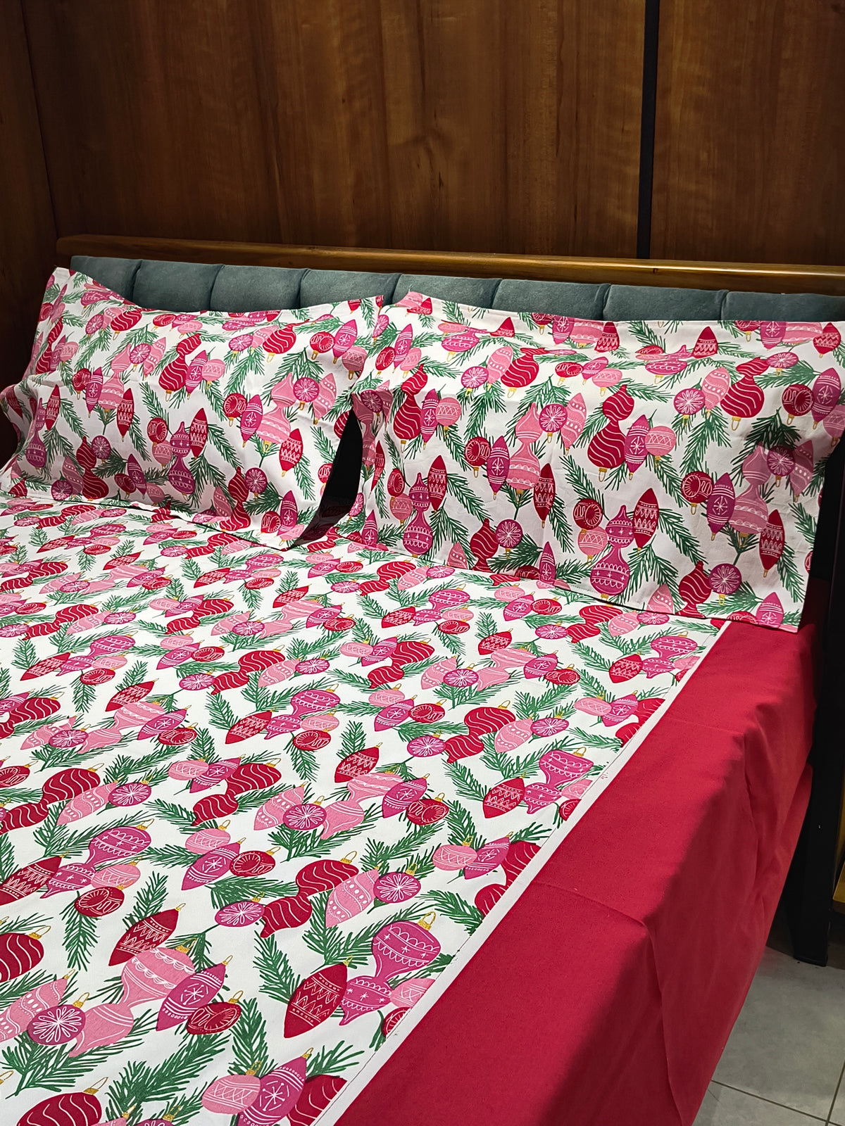 Xmas Theme King Size Bedsheets