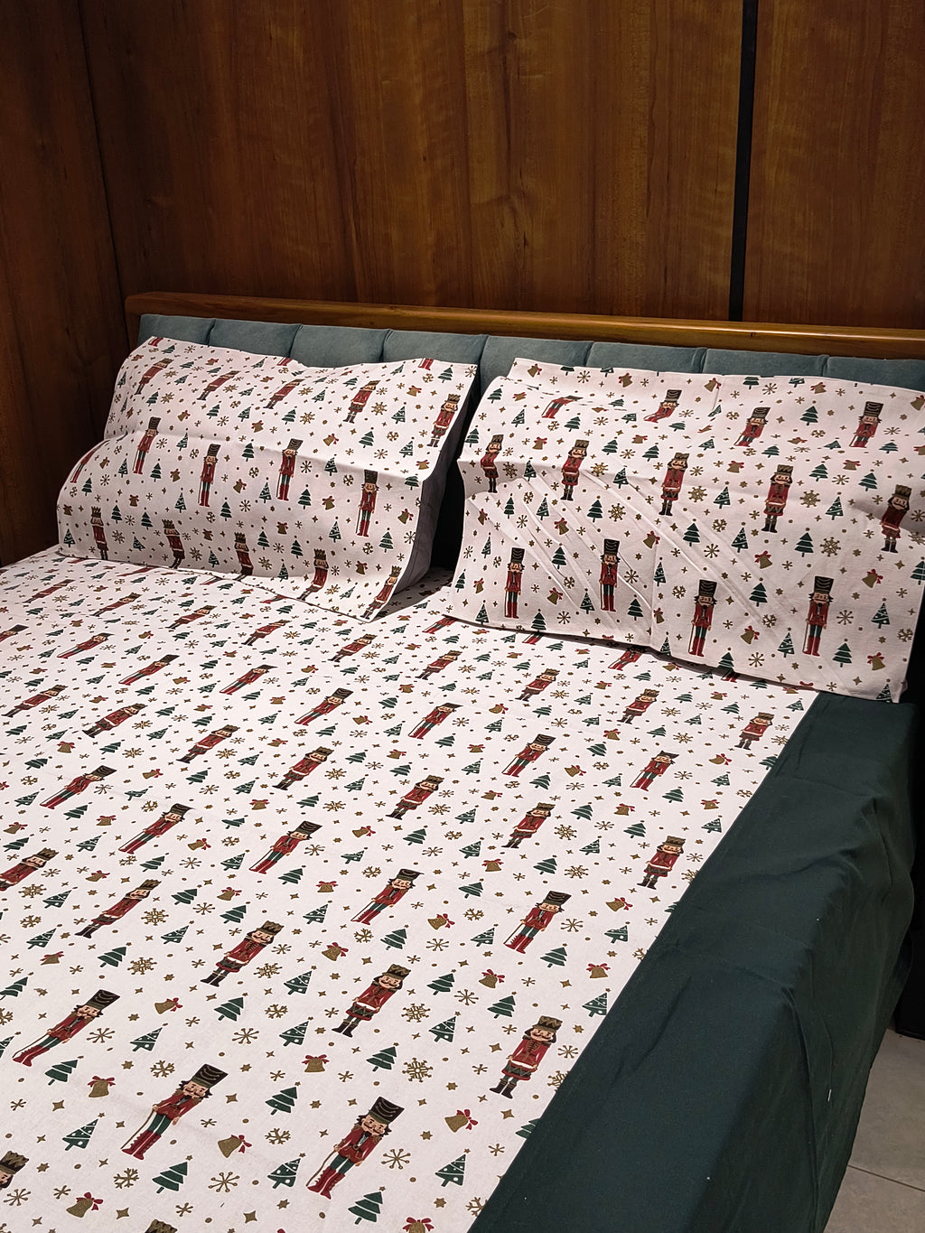Xmas Theme King Size Bedsheets