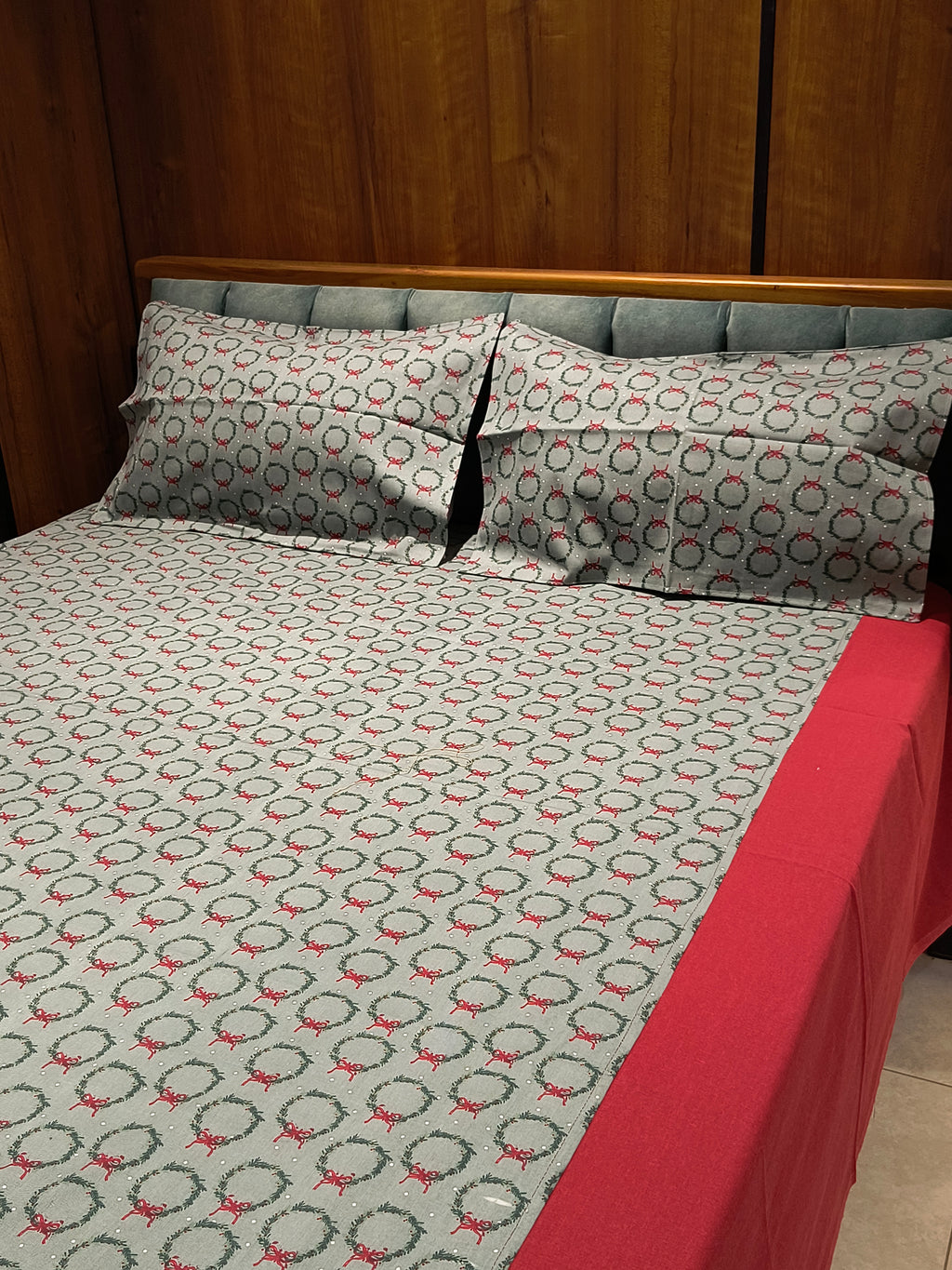 Xmas Theme King Size Bedsheets
