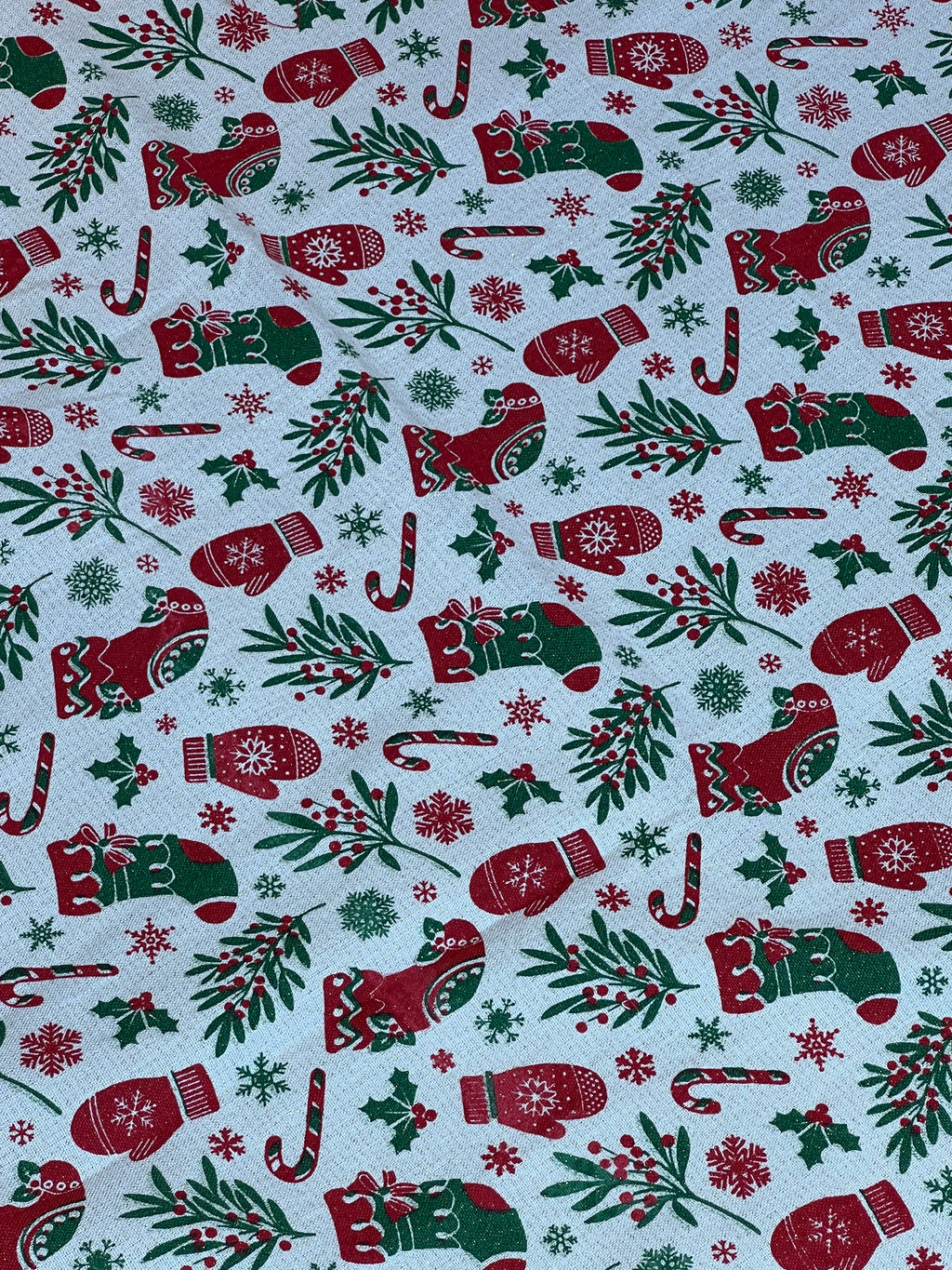 XMAS THEME 6 SEATER TABLE CLOTH