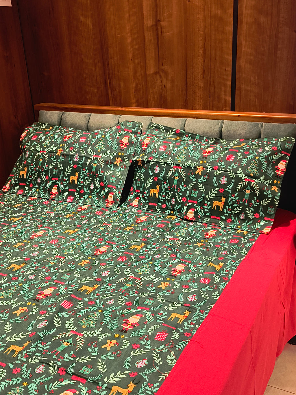 XMAS THEME KING SIZE BEDSHEETS