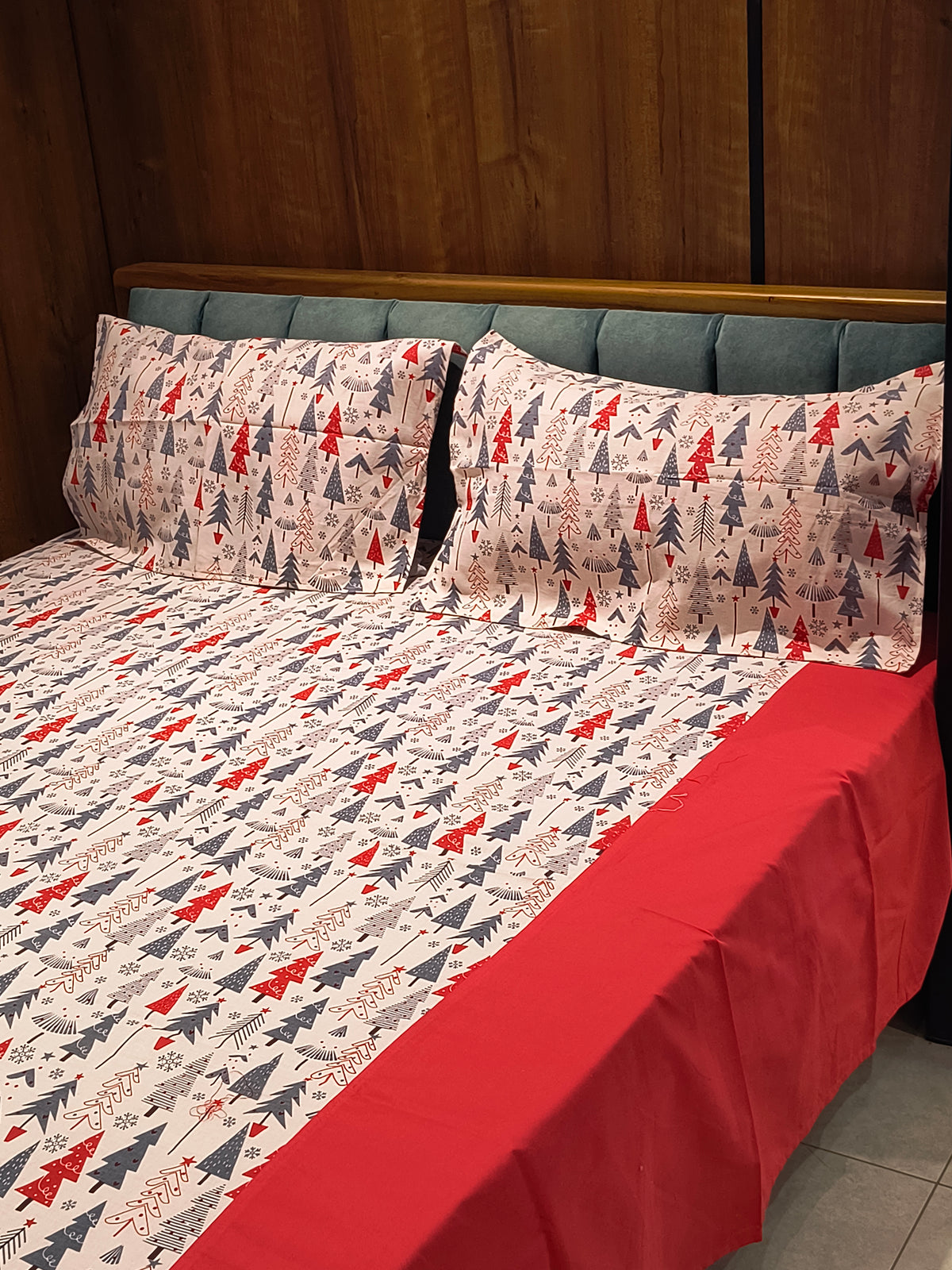 XMAS THEME KING SIZE BEDSHEETS