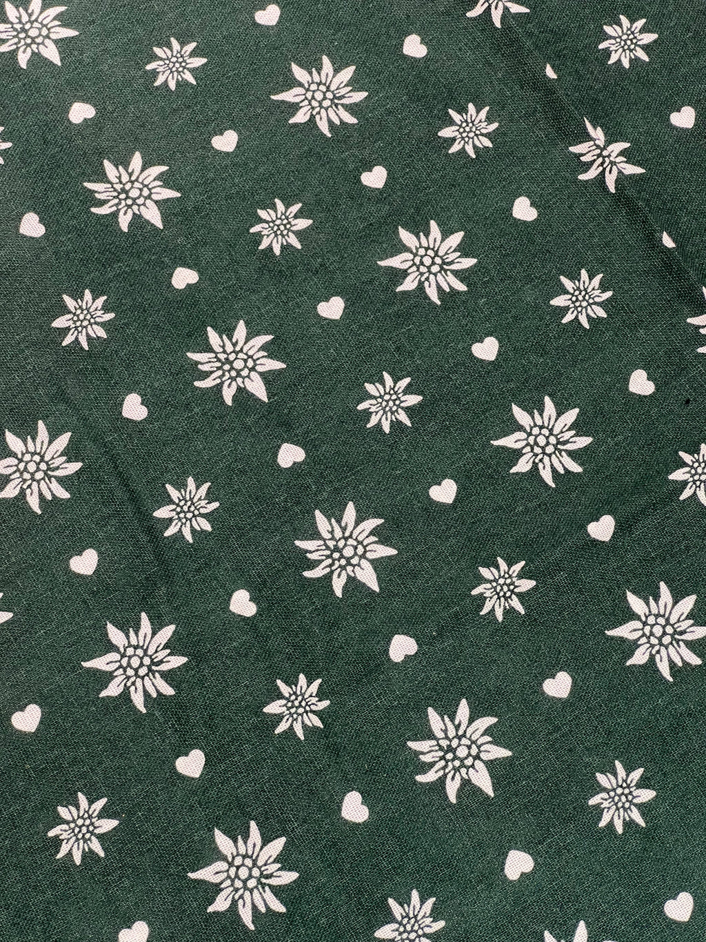 XMAS THEME 6 SEATER TABLE CLOTH