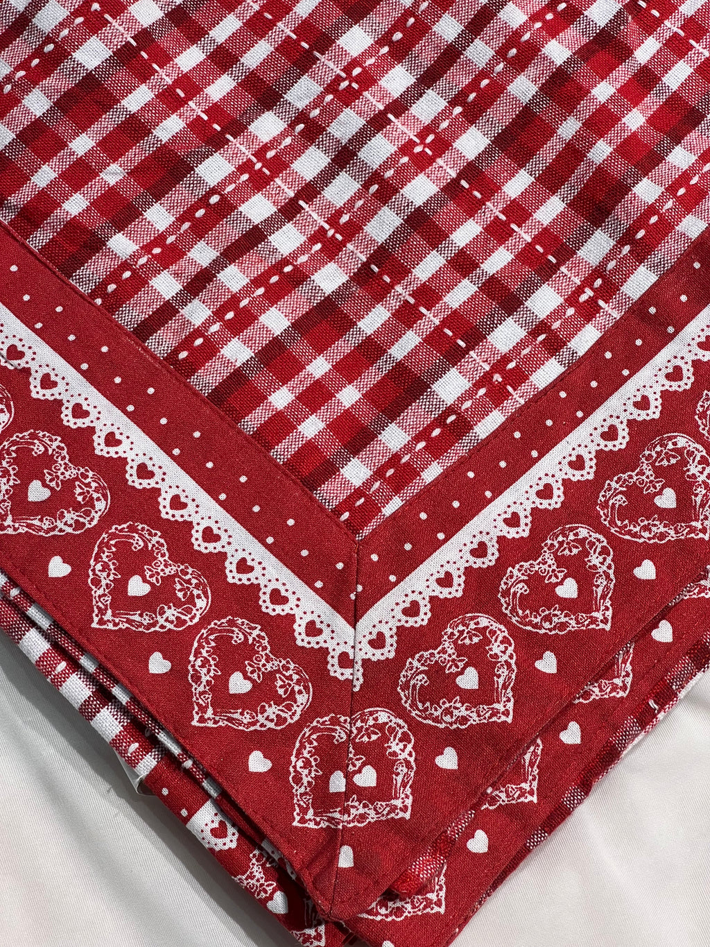 XMAS THEME 4  SEATER TABLE CLOTH