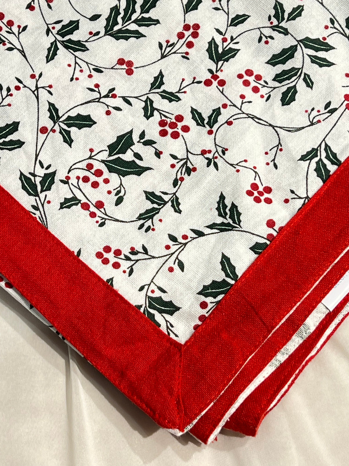 XMAS THEME 4 SEATER TABLE CLOTH
