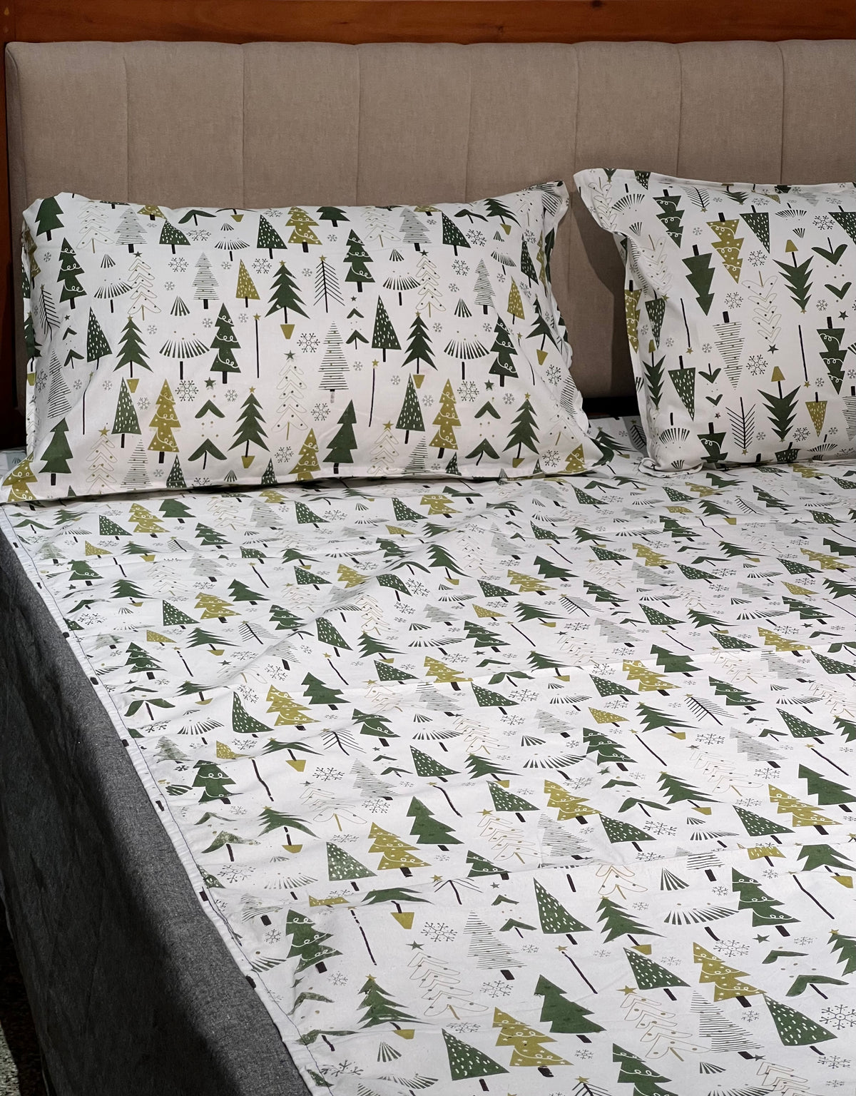 Xmas theme Queen size bedsheets