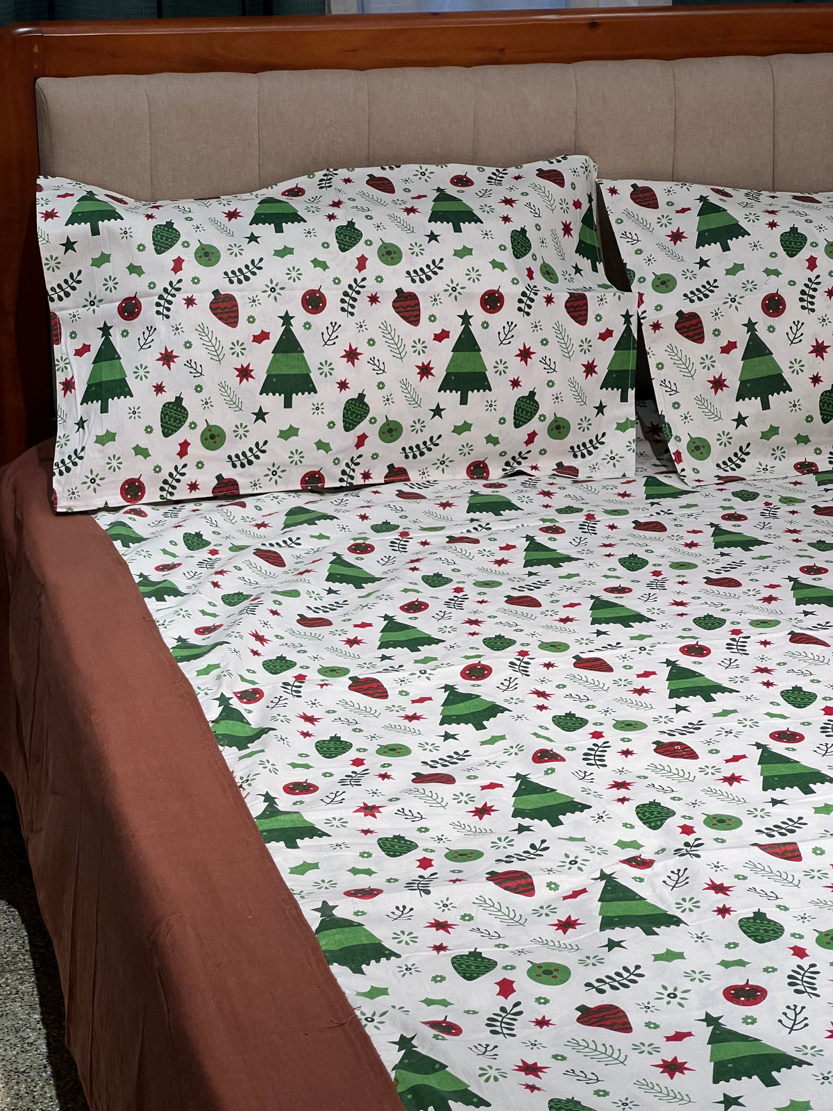 Queen Size Border Bedsheet