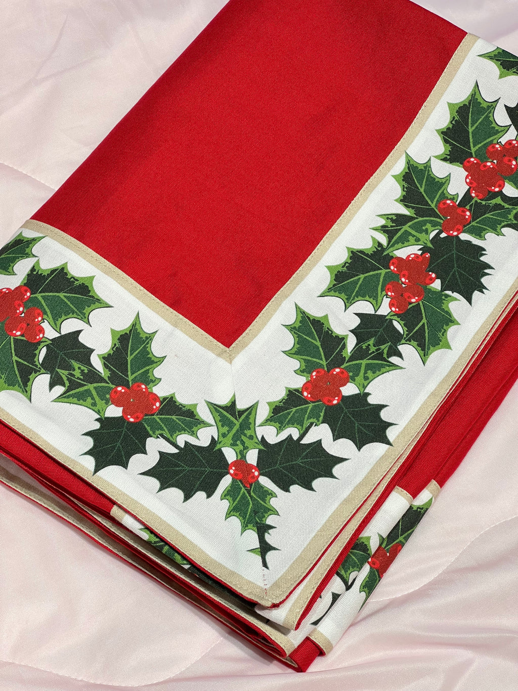 XMAS THEME 6 SEATER TABLE CLOTH