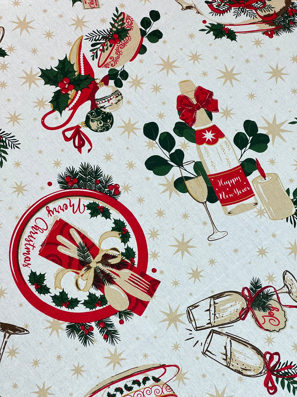 XMAS THEME 6 SEATER TABLE CLOTH