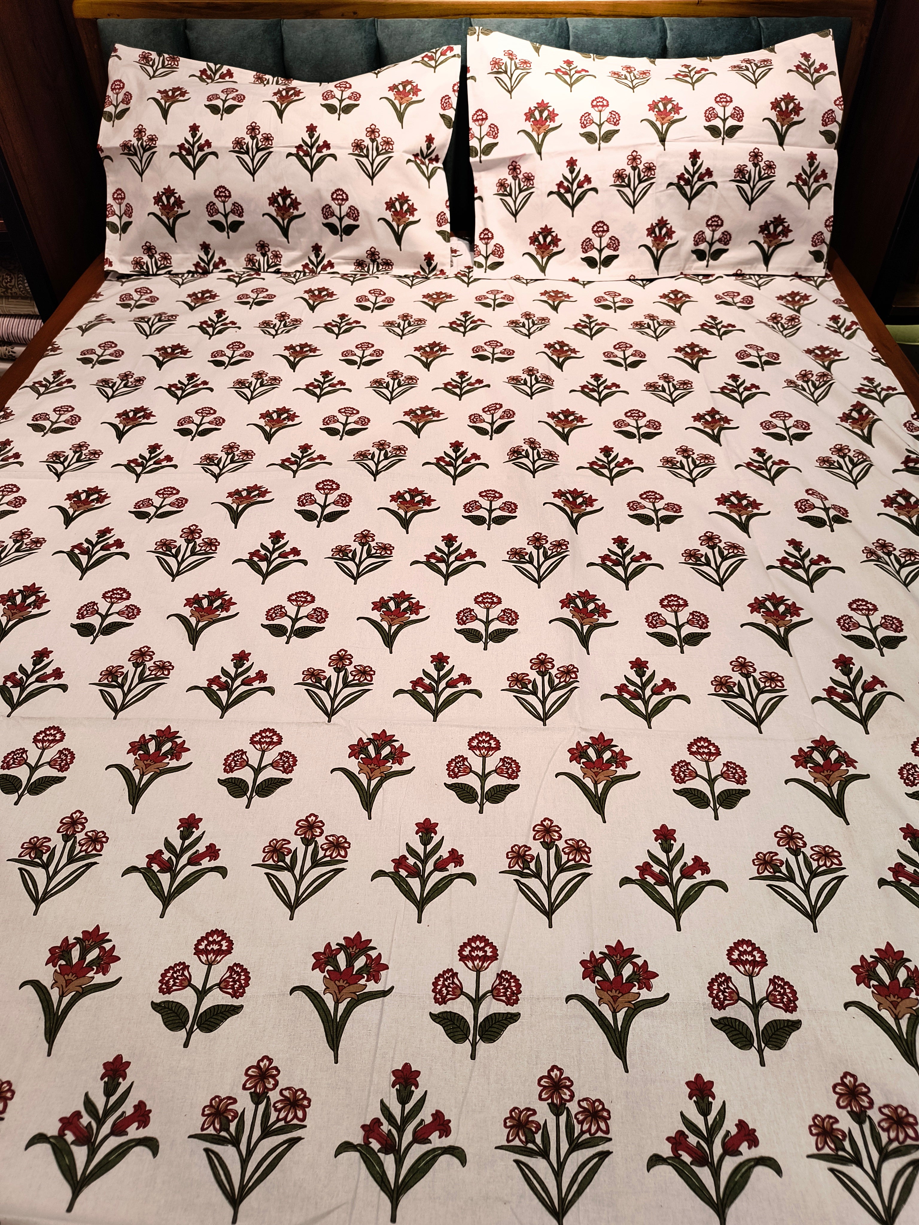 Queen Border Bedsheet Set