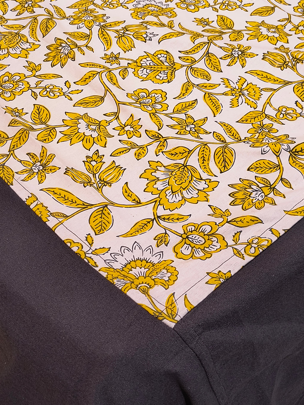 Queen Border Bedsheet Set