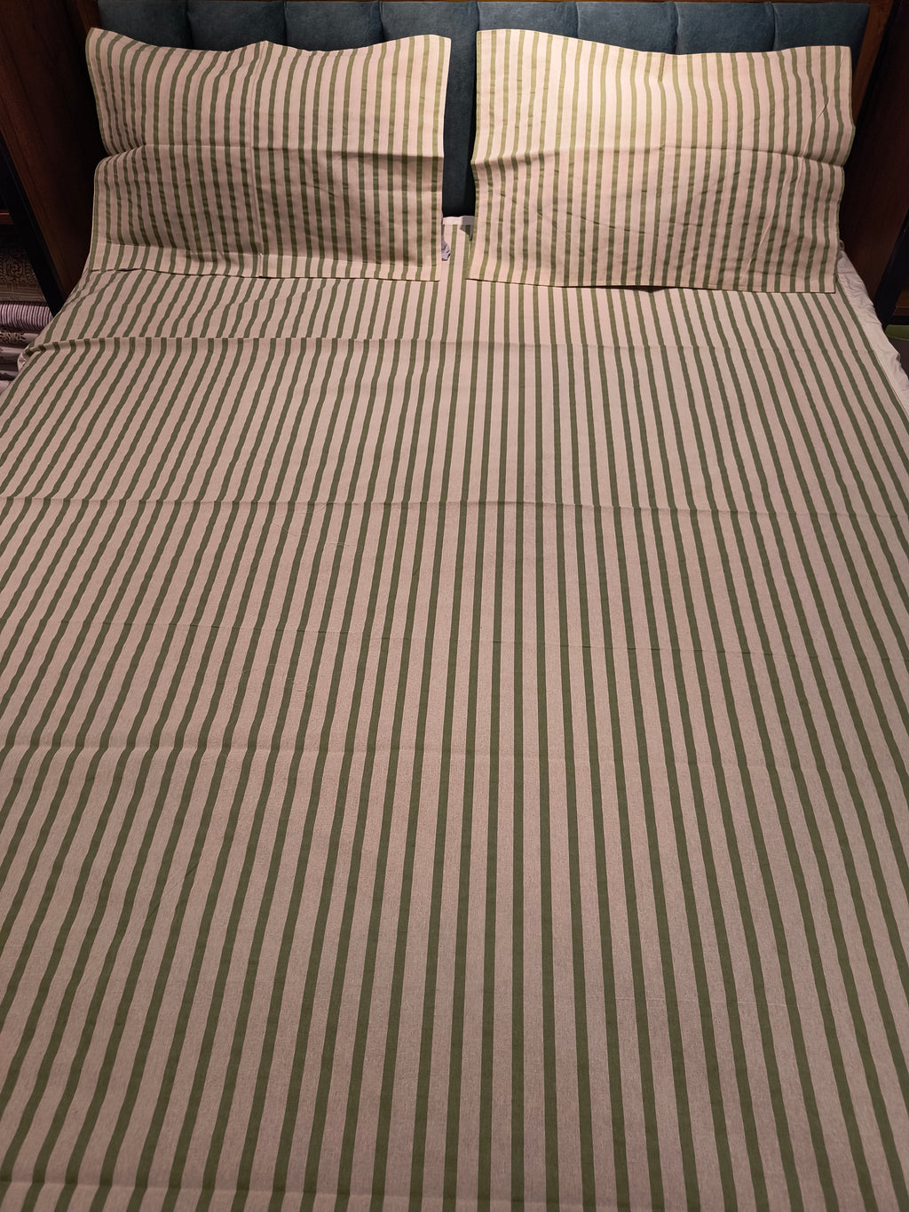 Queen Border Bedsheet Set