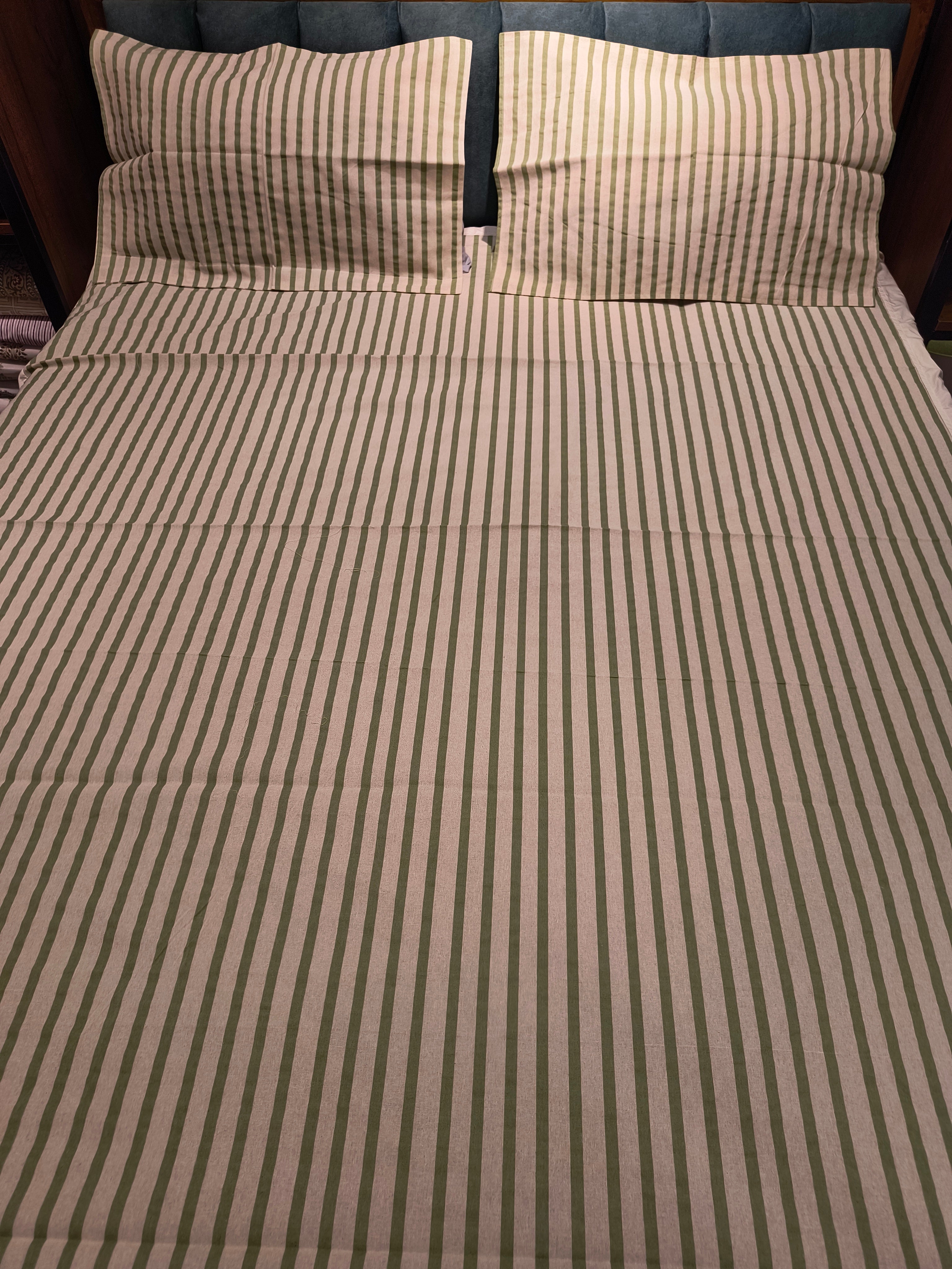 Queen Border Bedsheet Set
