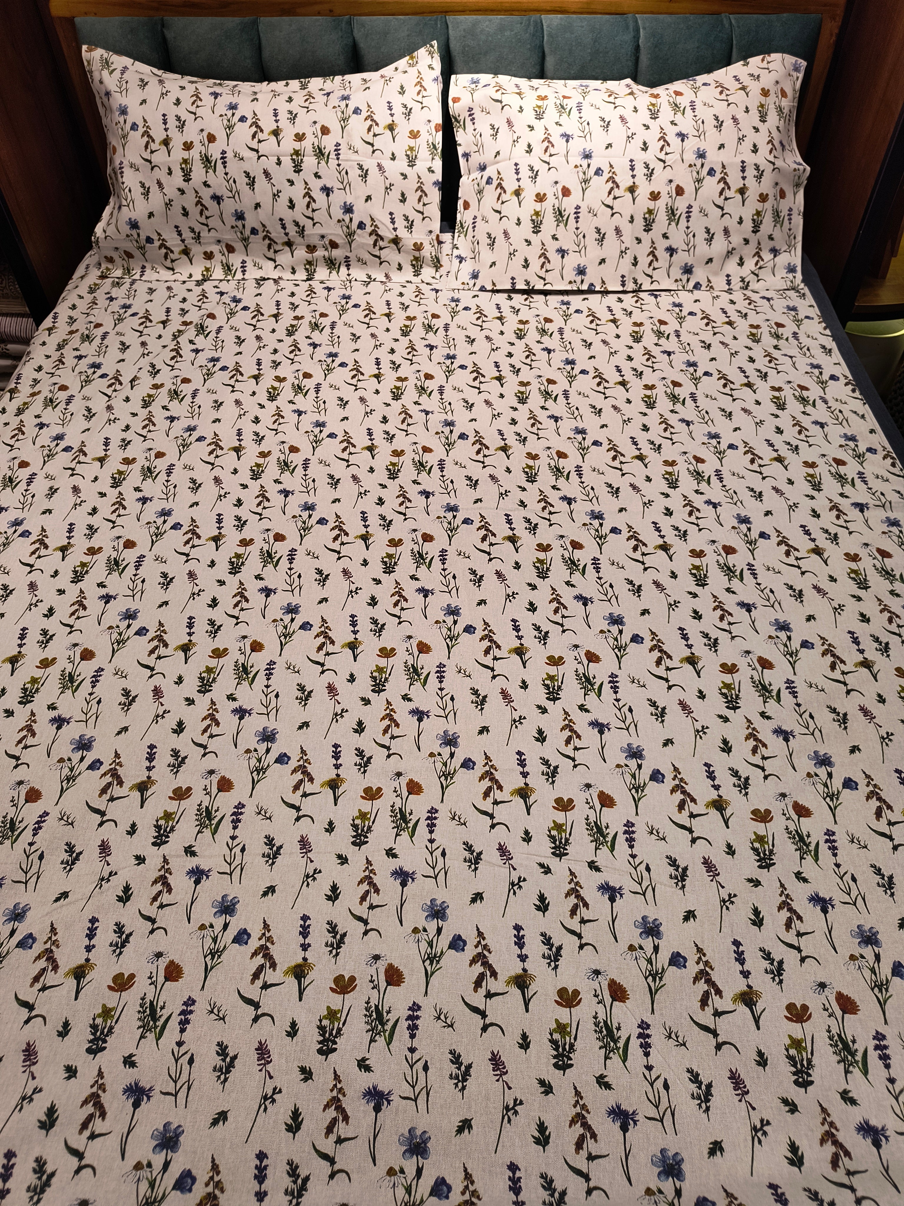 Queen Border Bedsheet Set