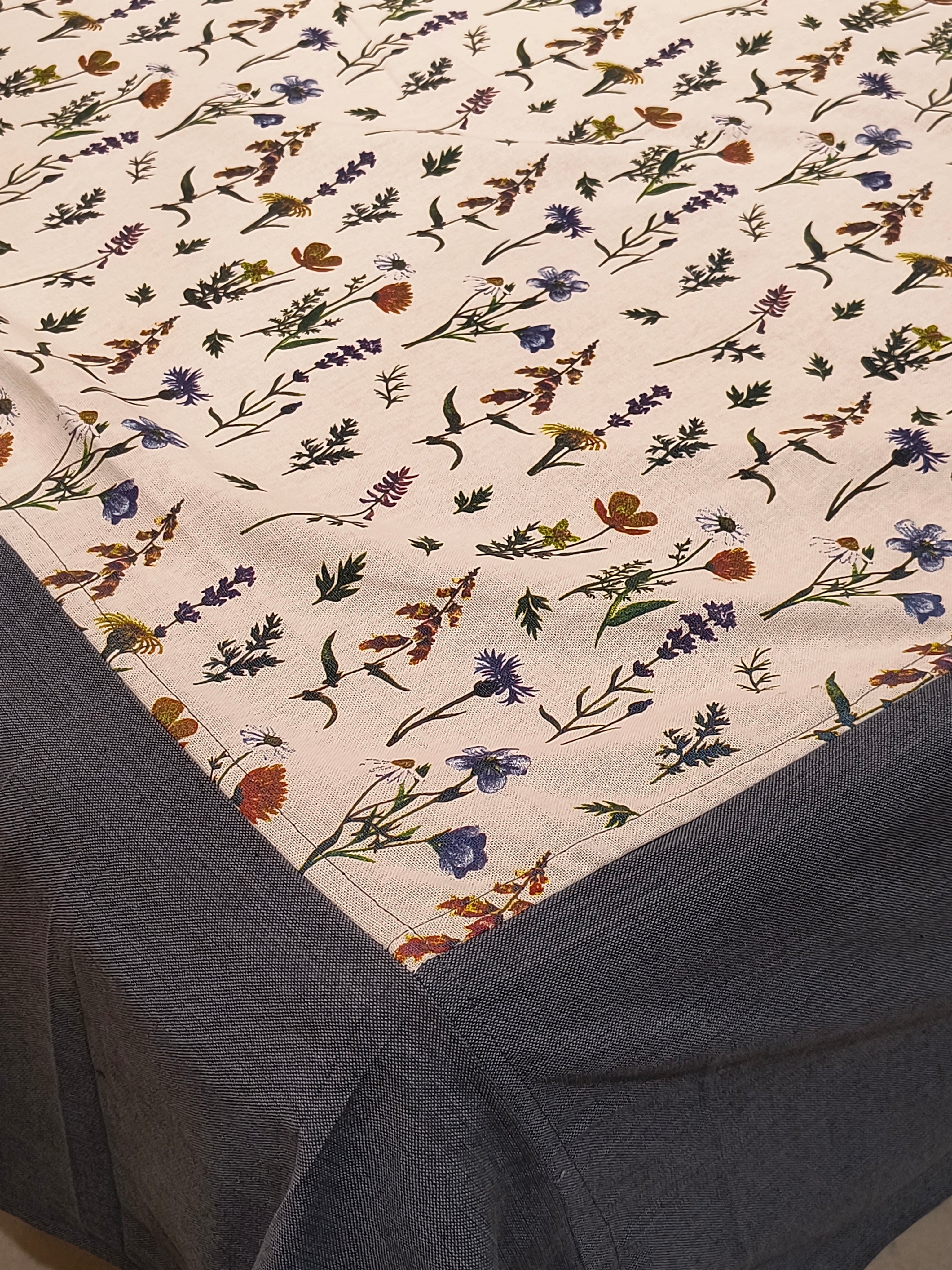 Queen Border Bedsheet Set