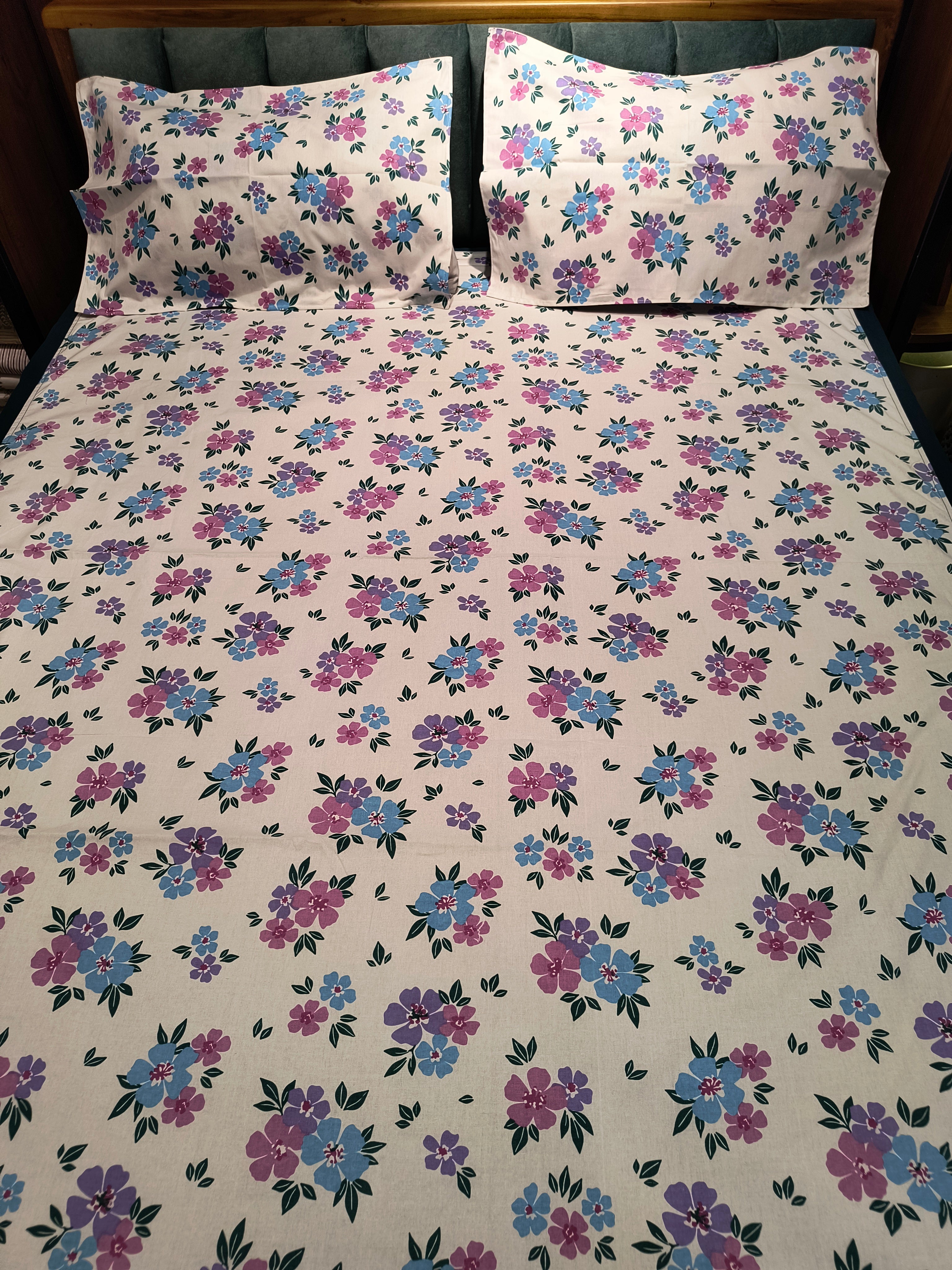 Queen Border Bedsheet Set
