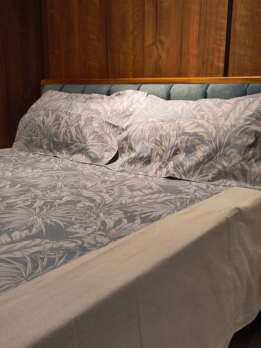 Queen Border Bedsheet Set