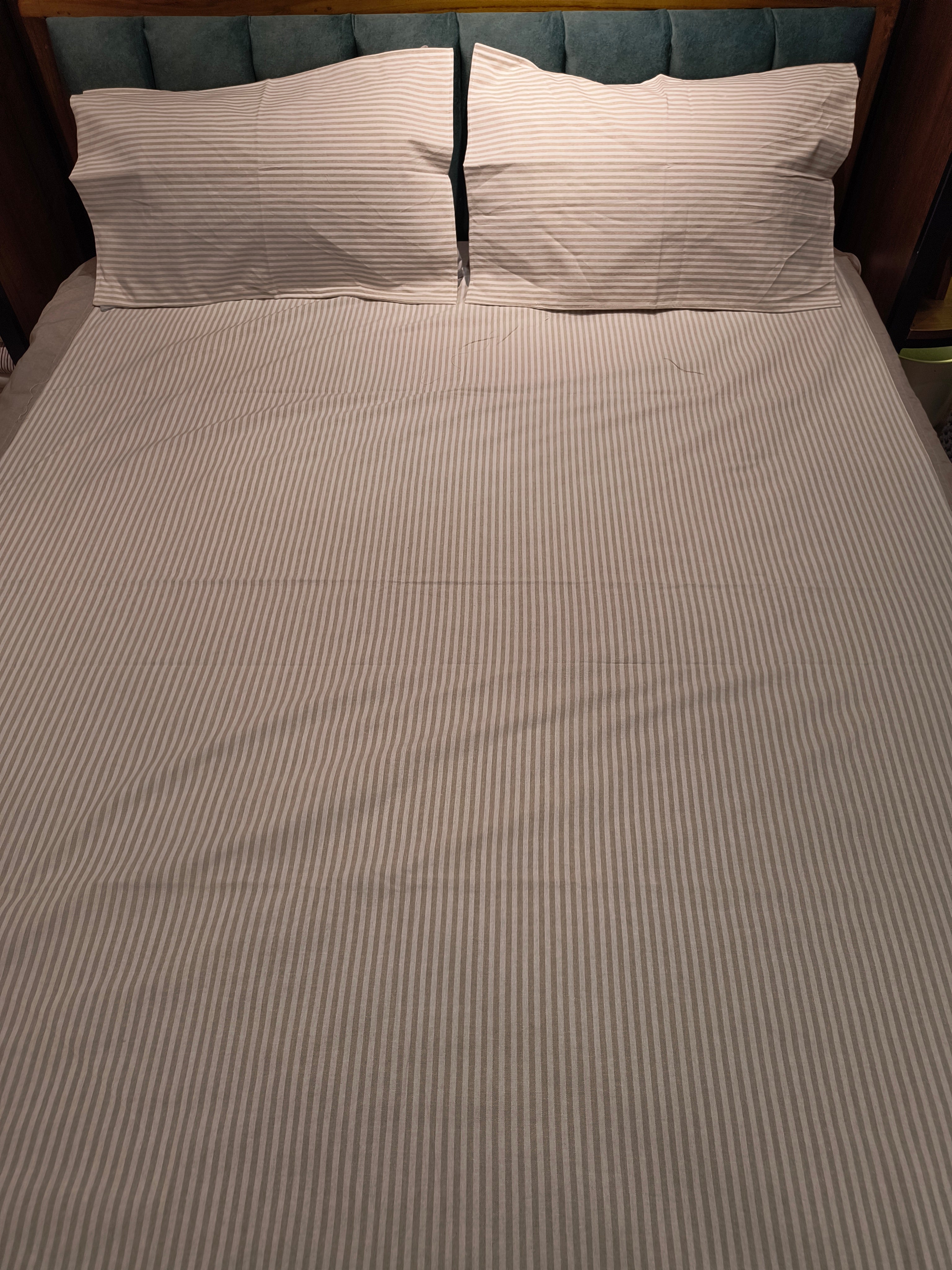Queen Border Bedsheet Set