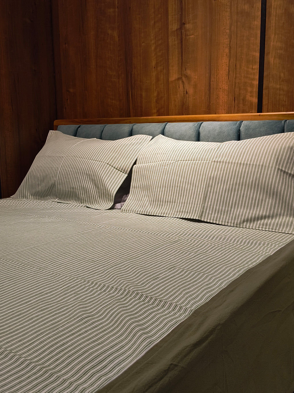 Queen Border Bedsheet Set