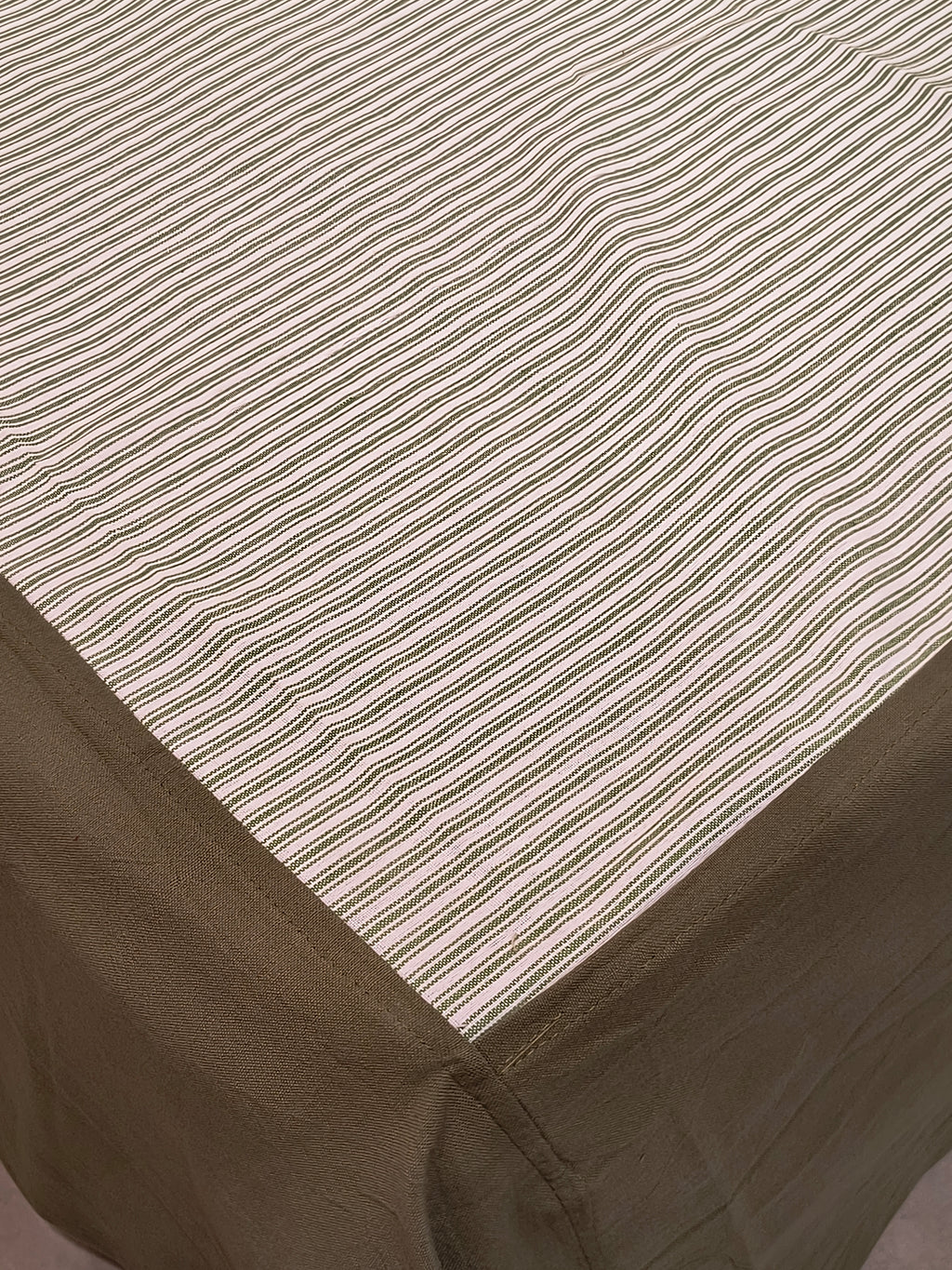 Queen Border Bedsheet Set