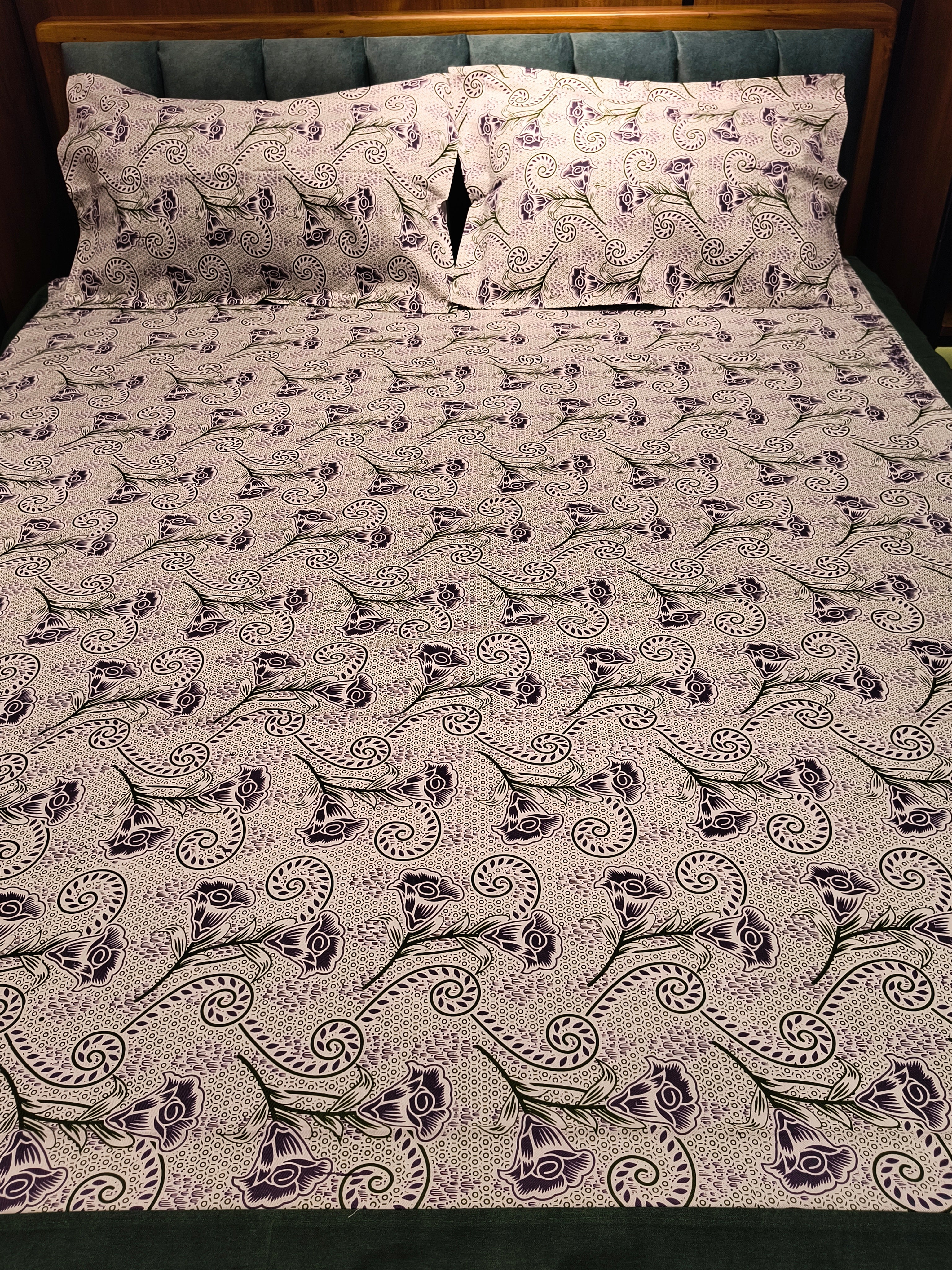 Queen Border Bedsheet Set
