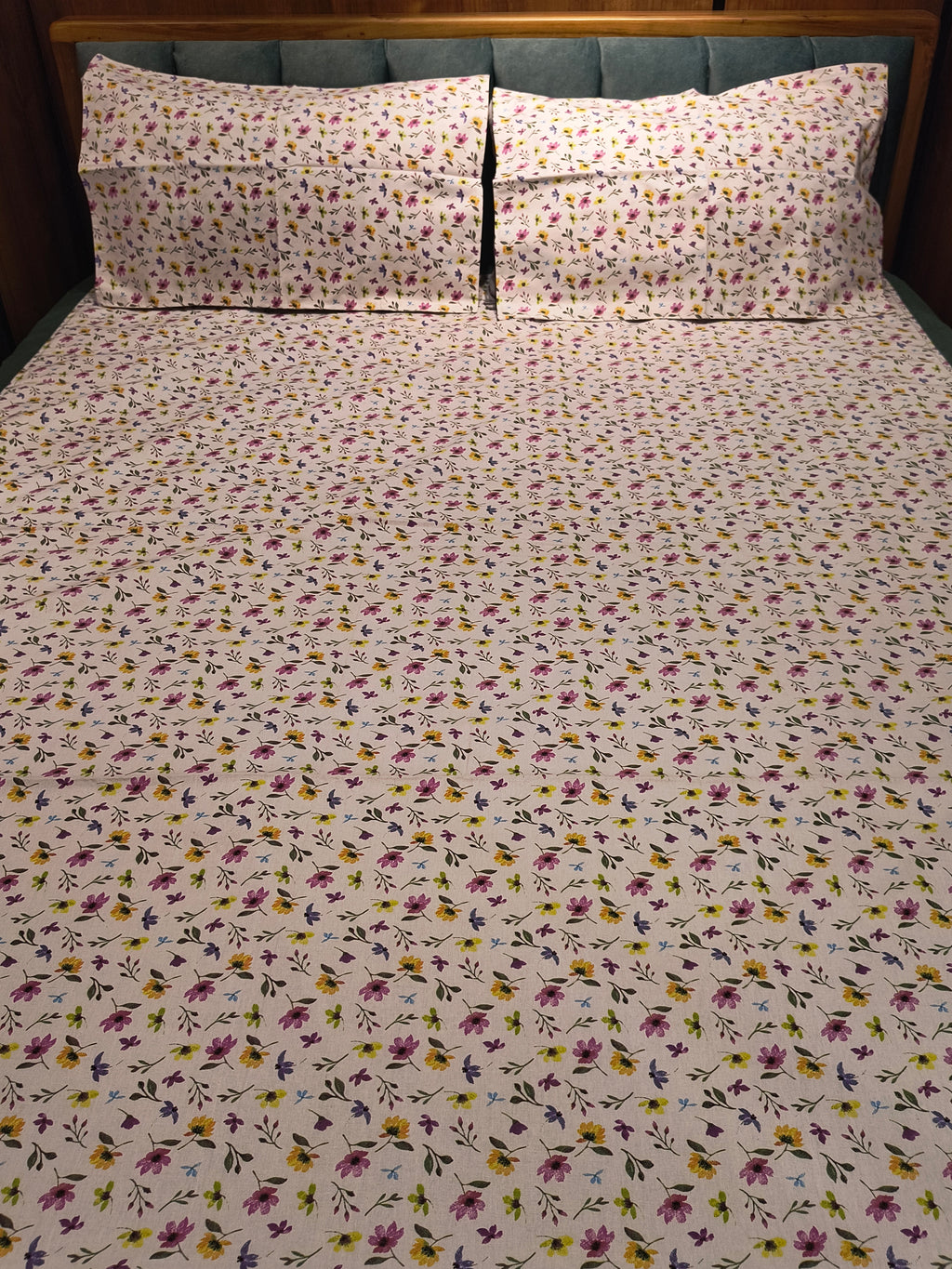 Queen Border Bedsheet Set