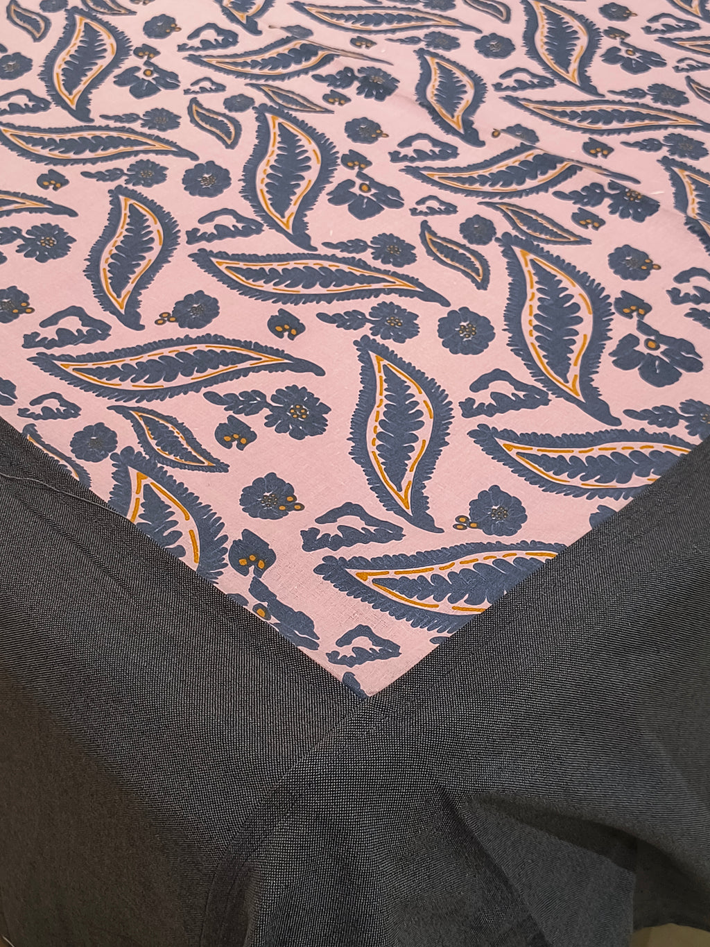 Queen Border Bedsheet Set