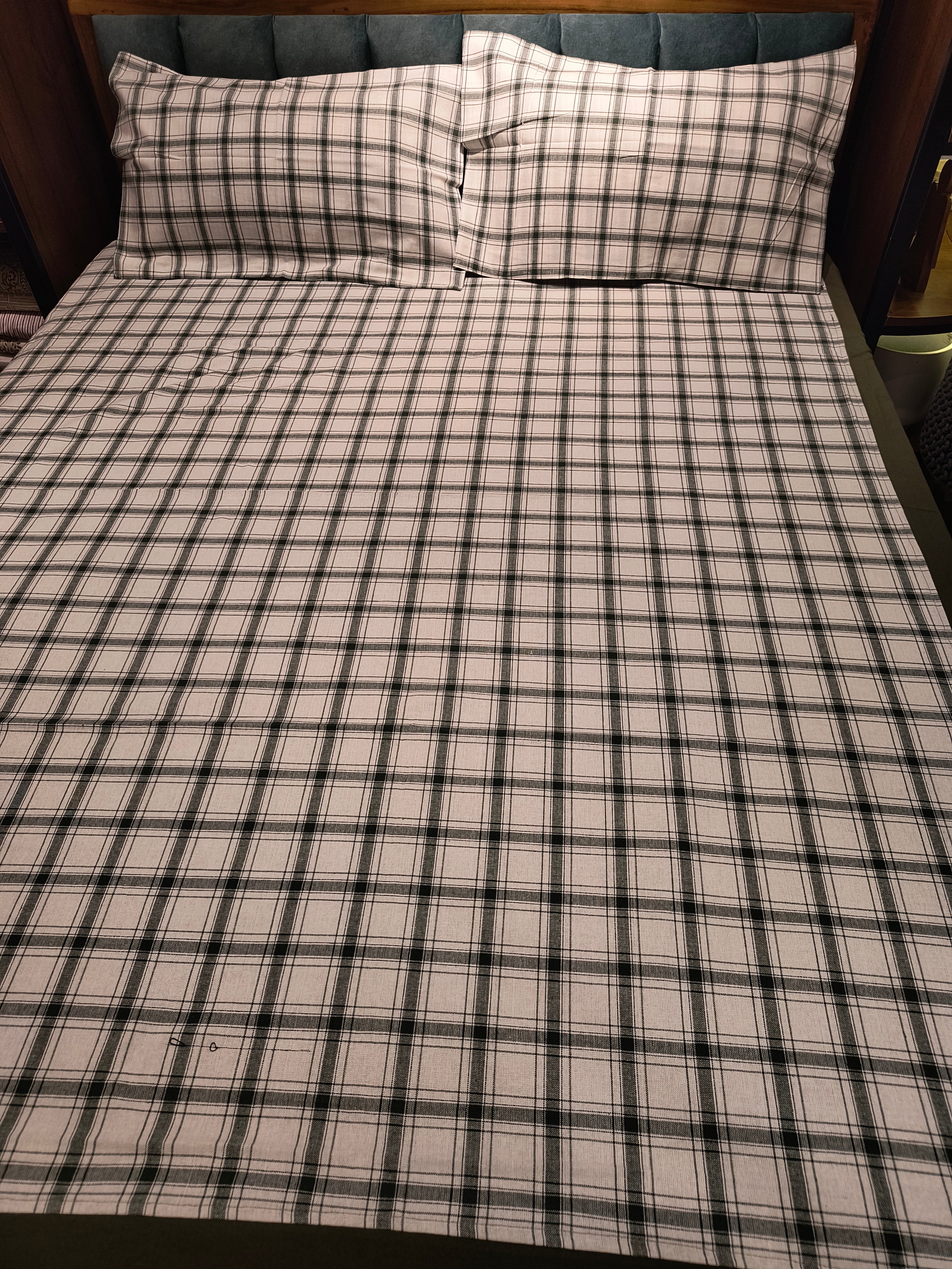Queen Border Bedsheet Set