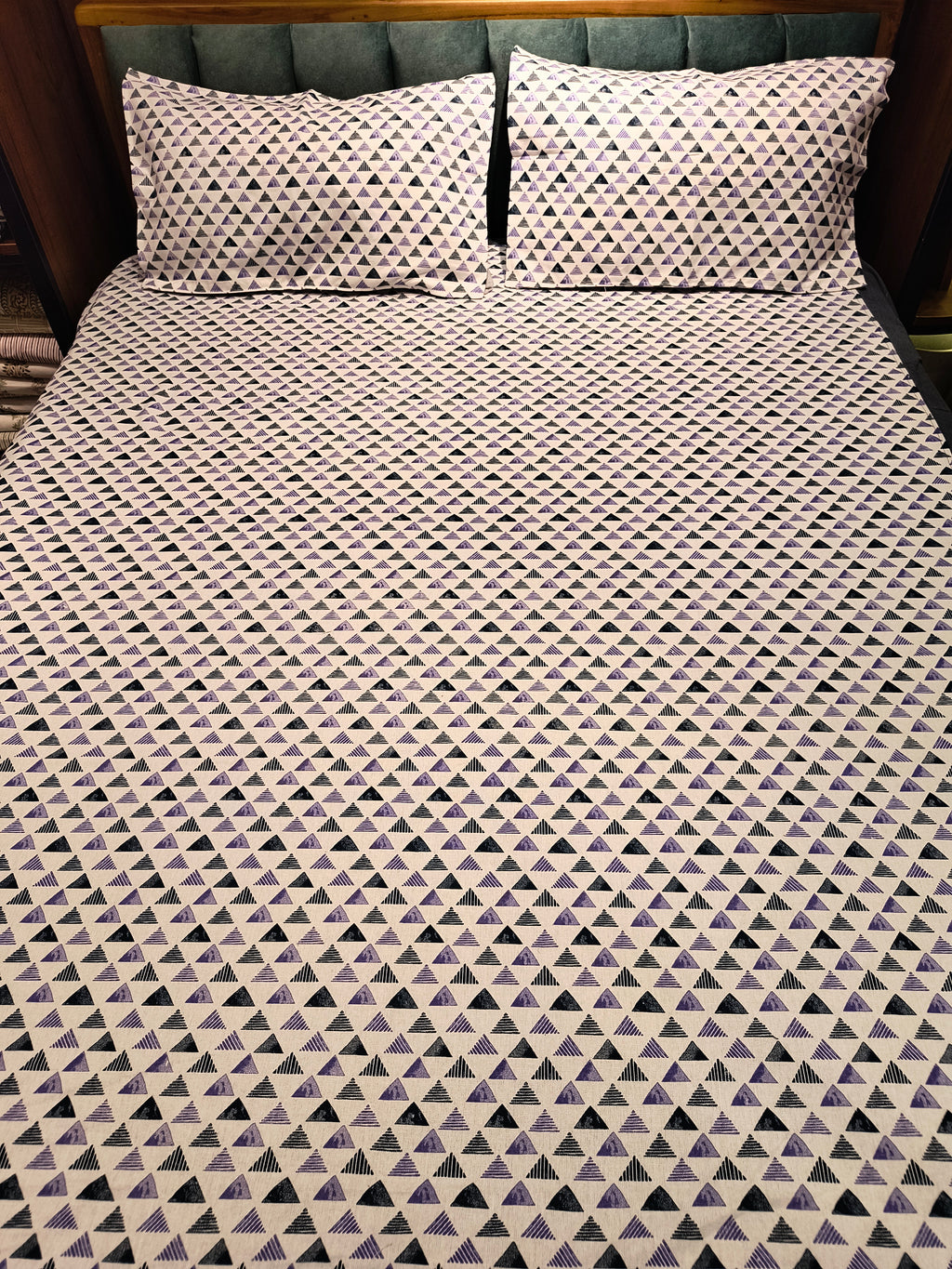 Queen Border Bedsheet Set