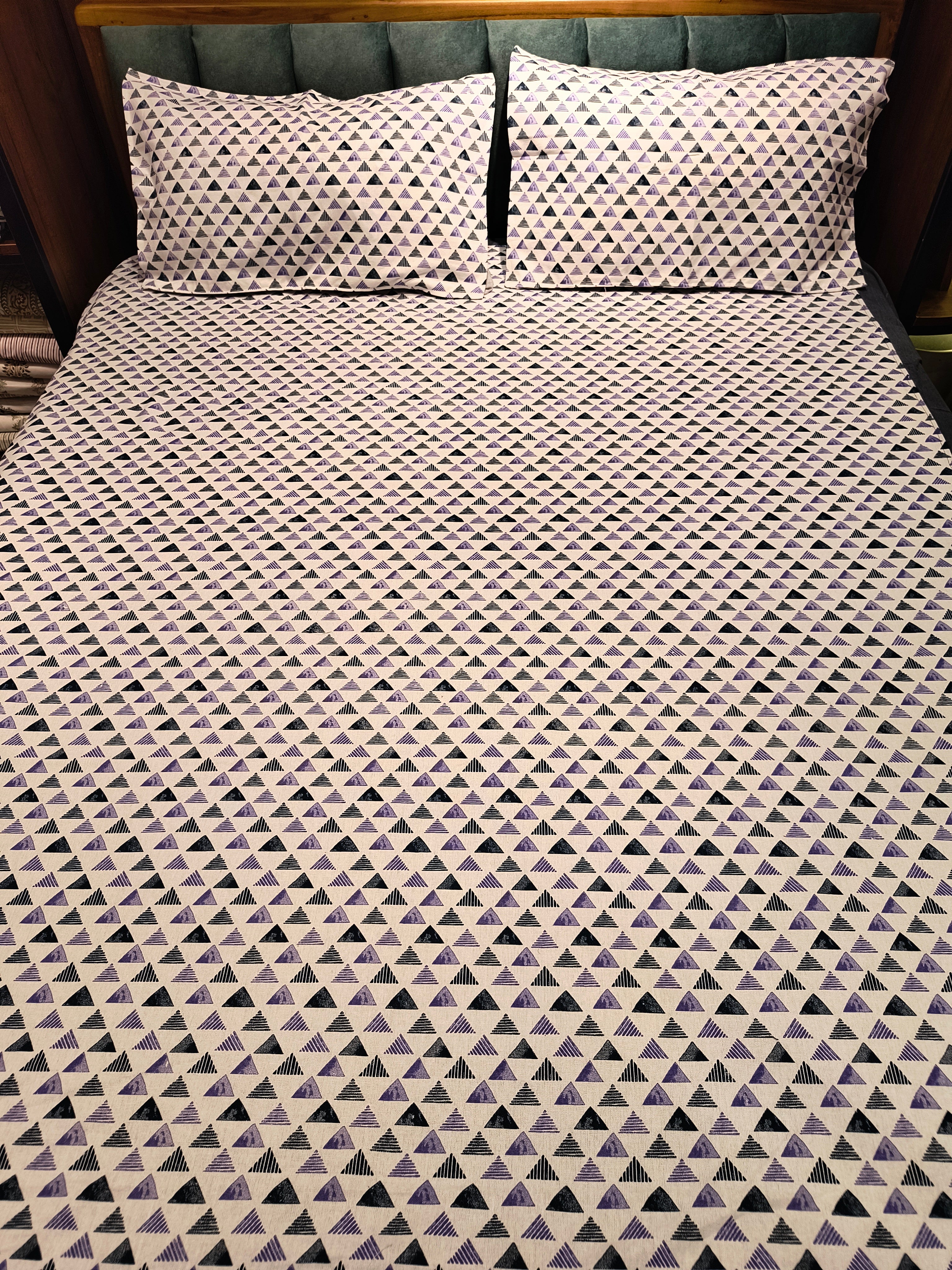 Queen Border Bedsheet Set