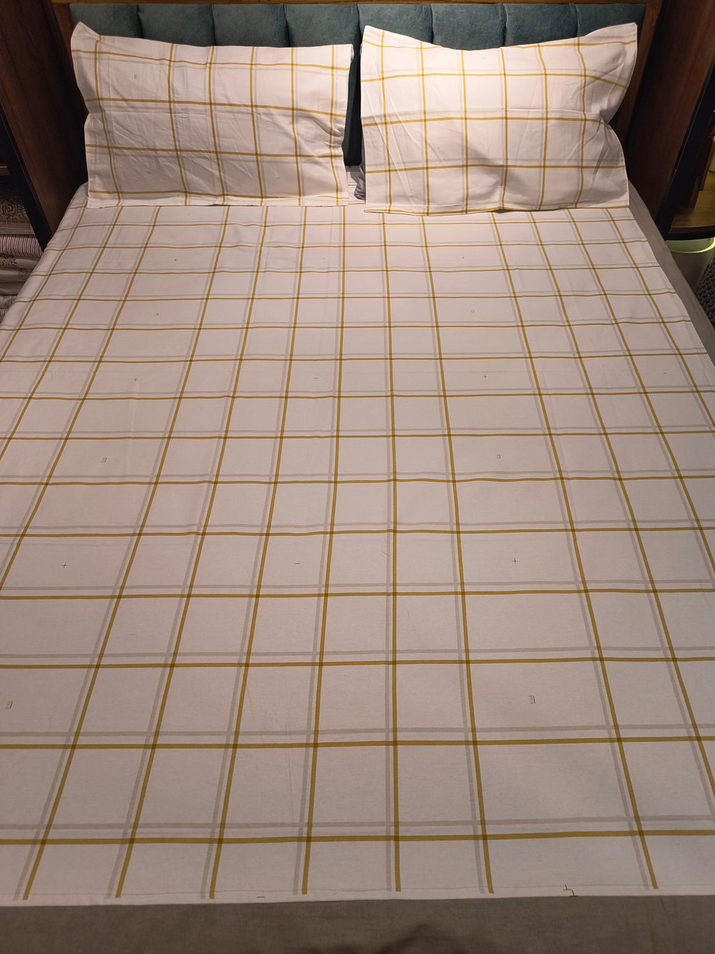 Queen Border Bedsheet Set