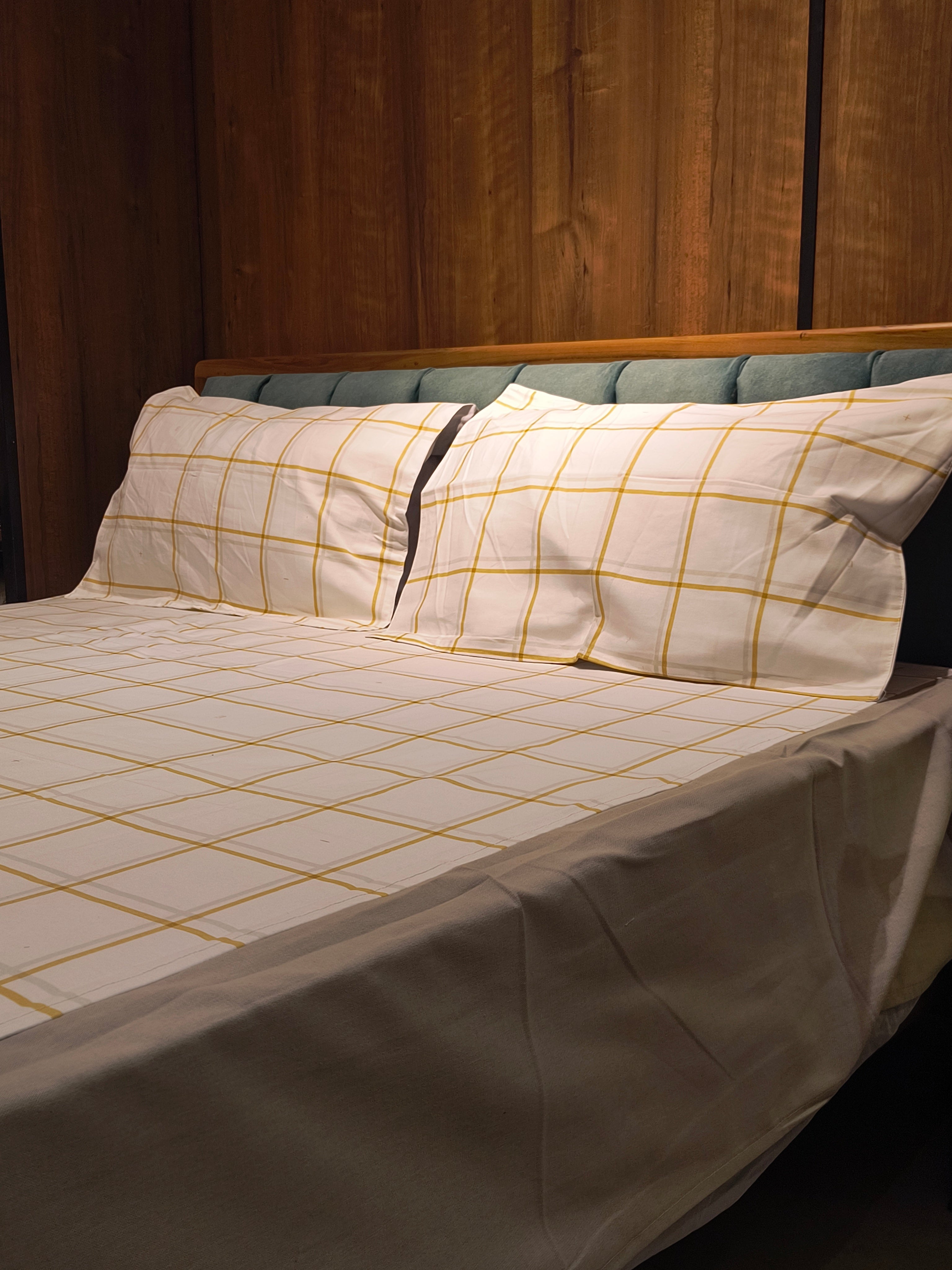 Queen Border Bedsheet Set