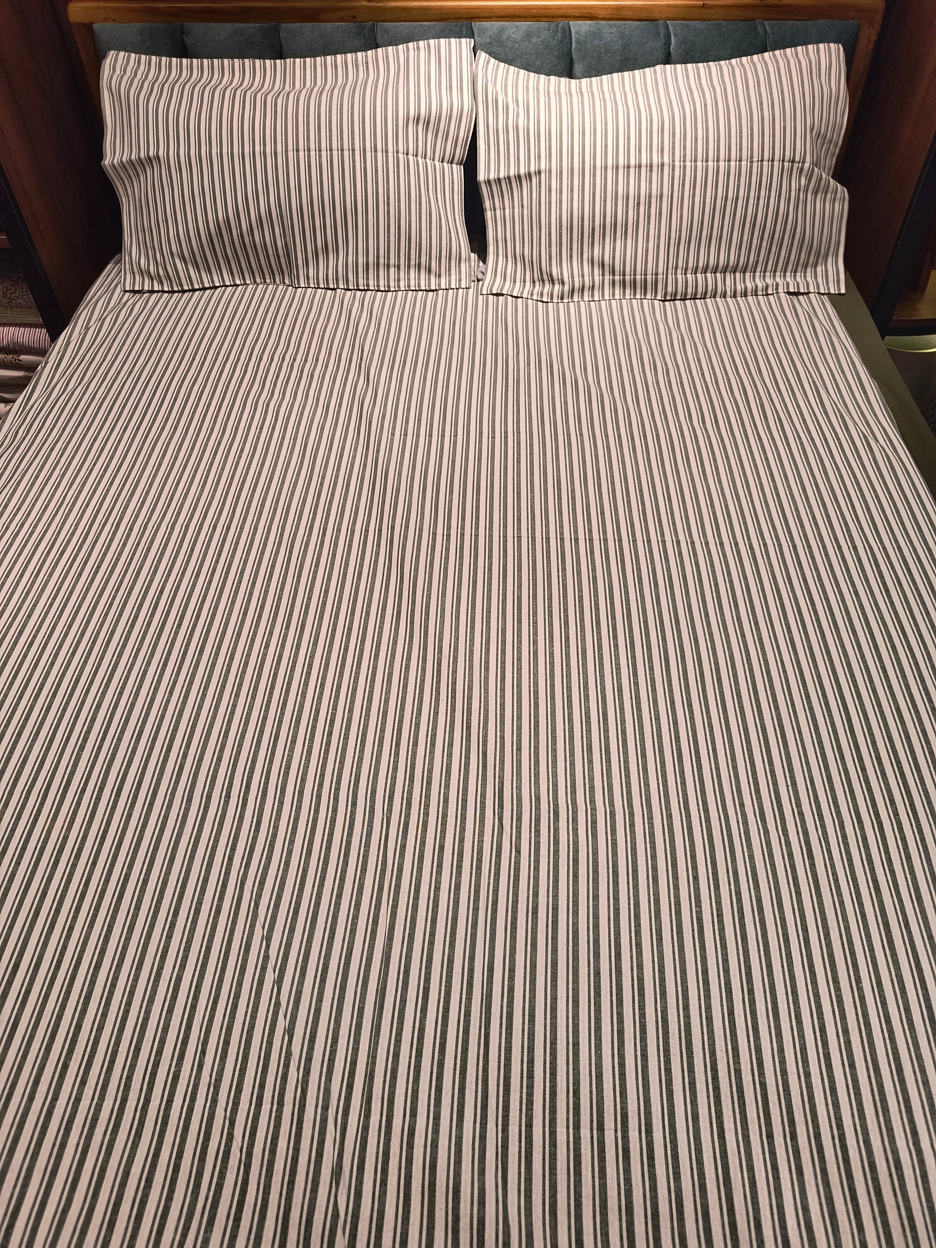 Queen Border Bedsheet Set