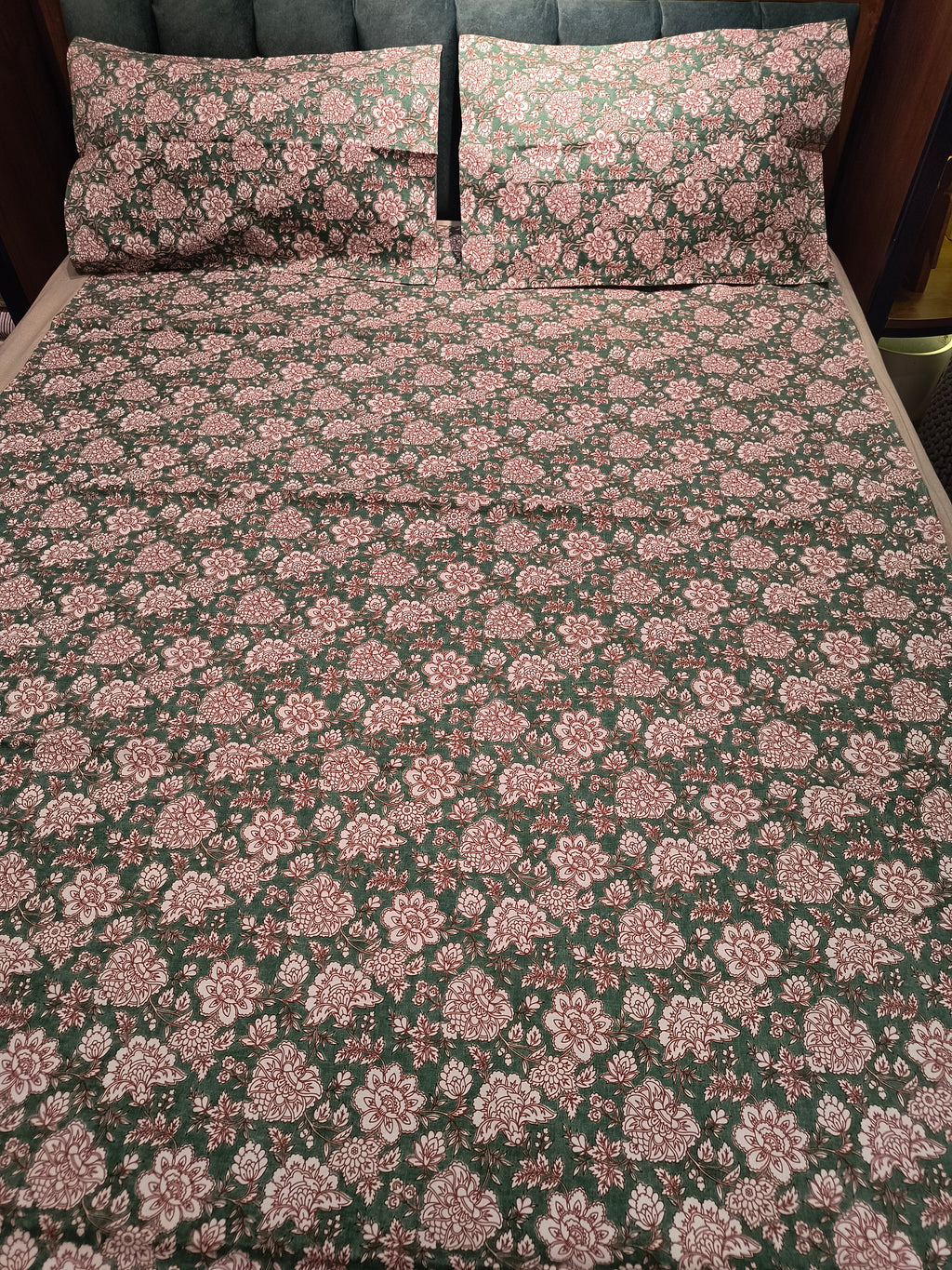 Queen Border Bedsheet Set