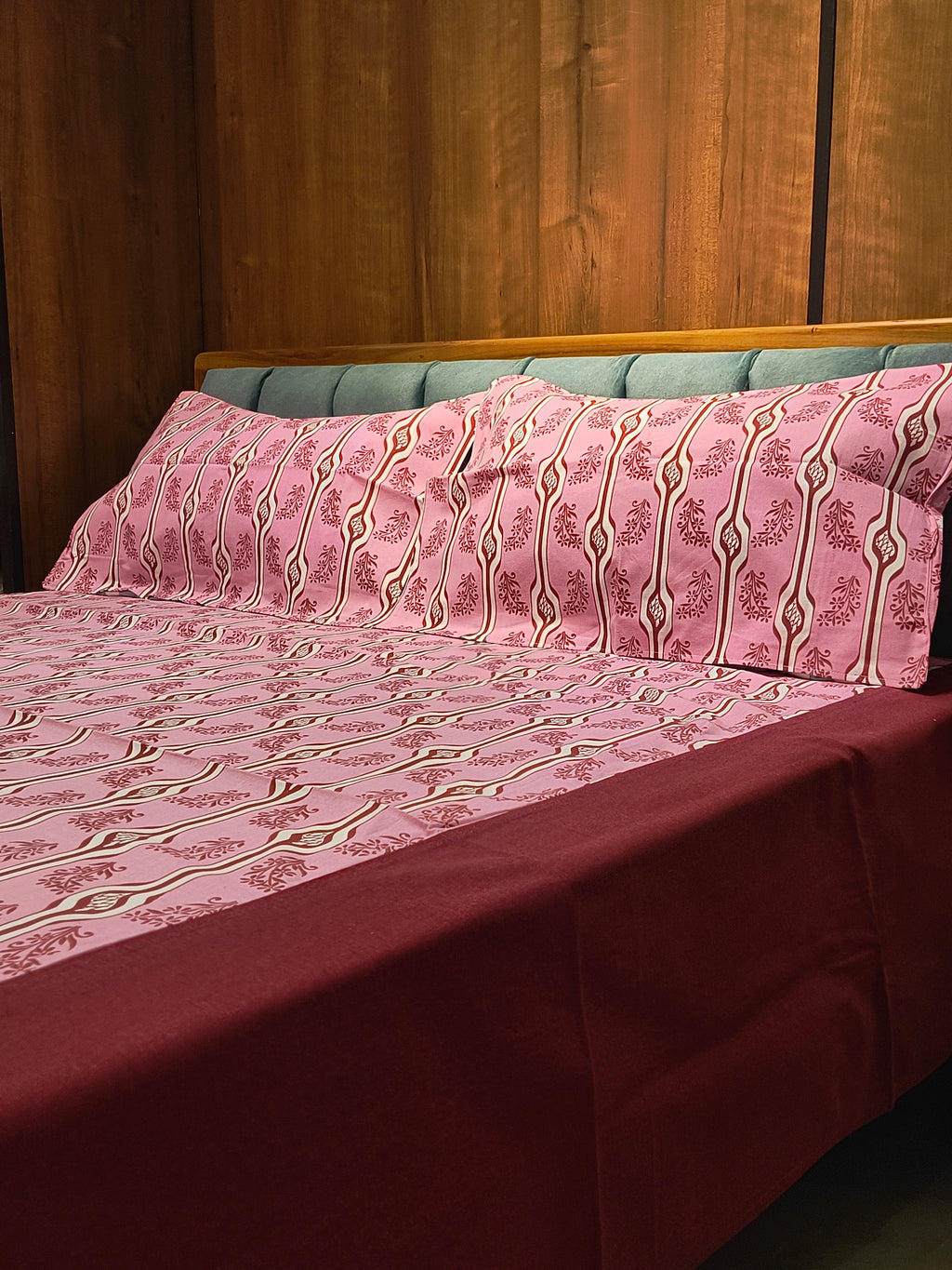 Queen Border Bedsheet Set