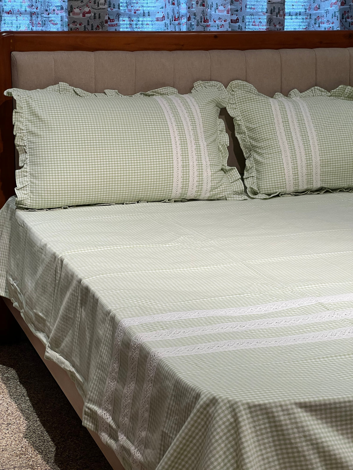 King Size Lace Bedsheet