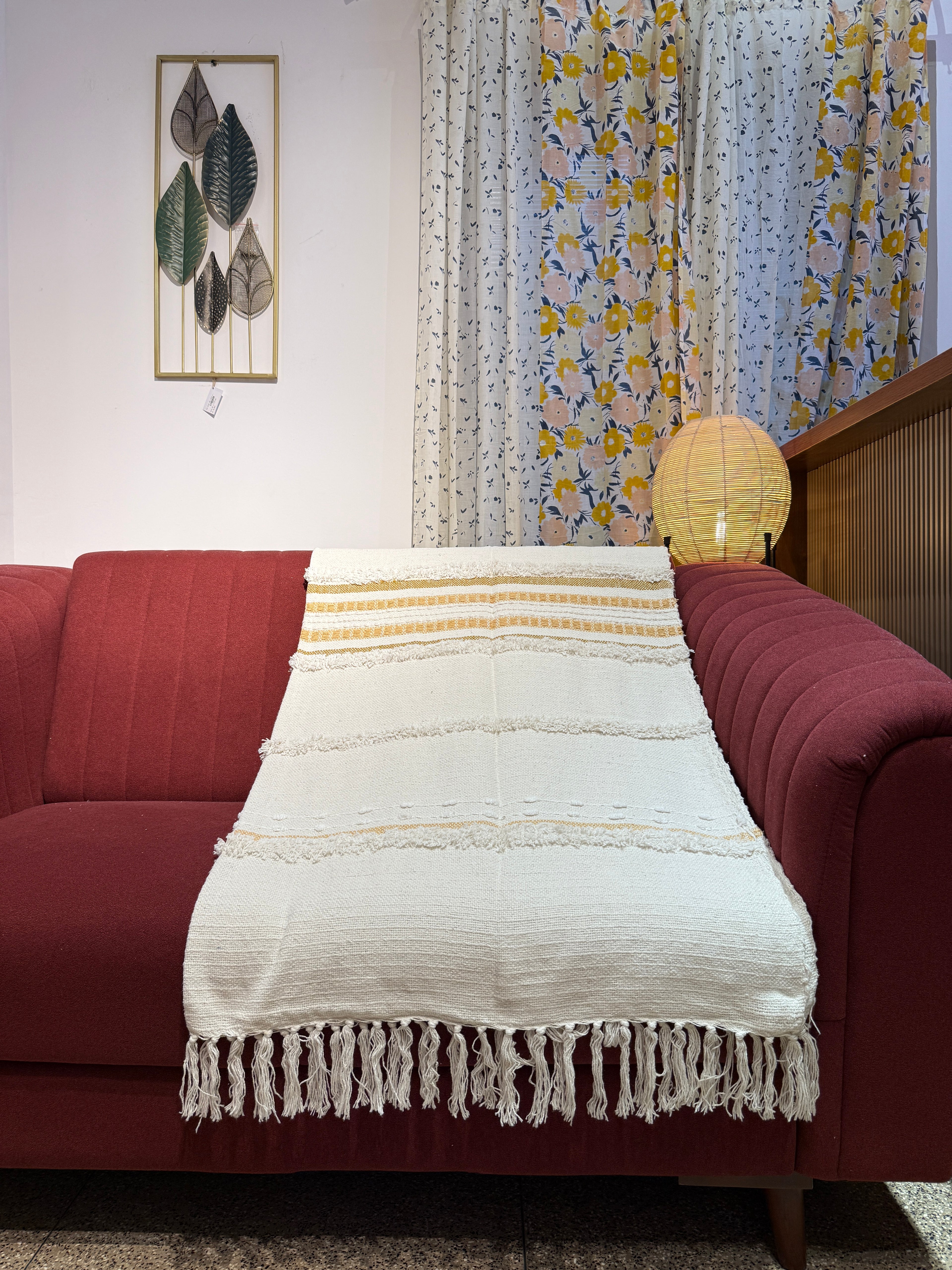 SOFA THROW OFF WHITE AND YELLOW