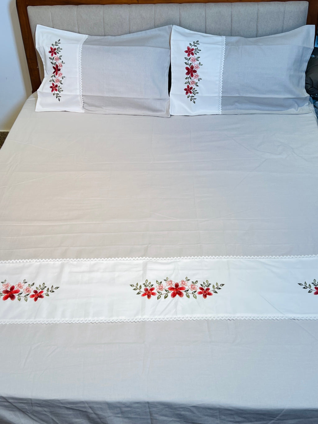 King Size Embroidered Bedsheets