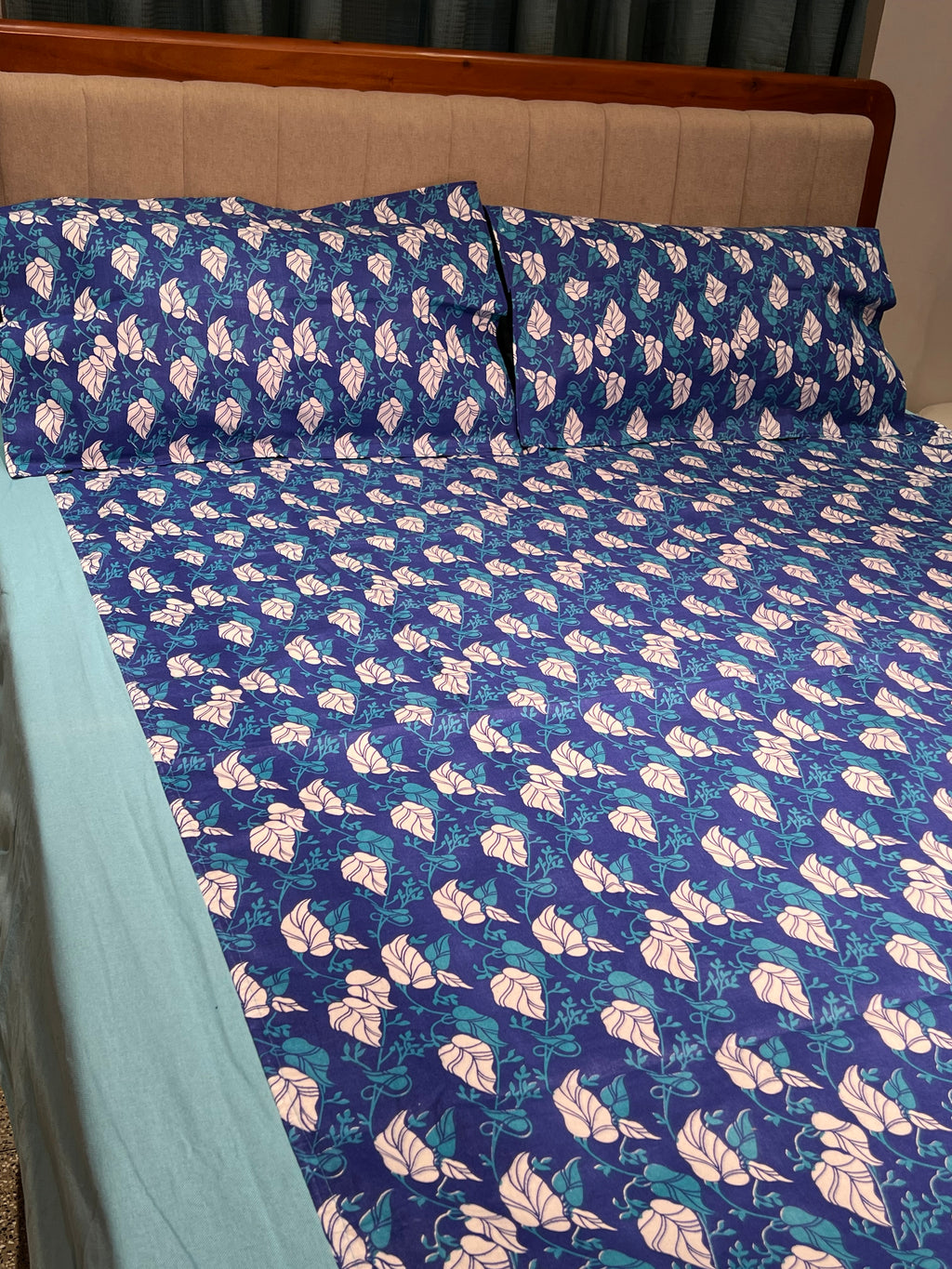 Queen Size Border Bedsheets